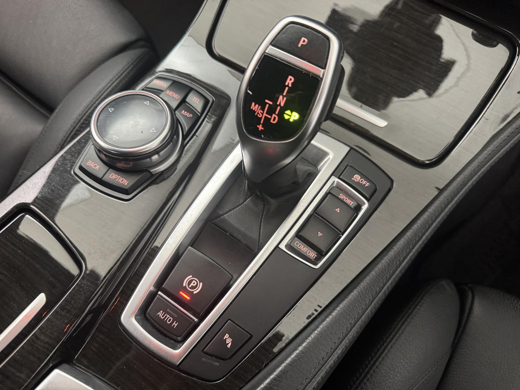 BMW 5 Series view 74