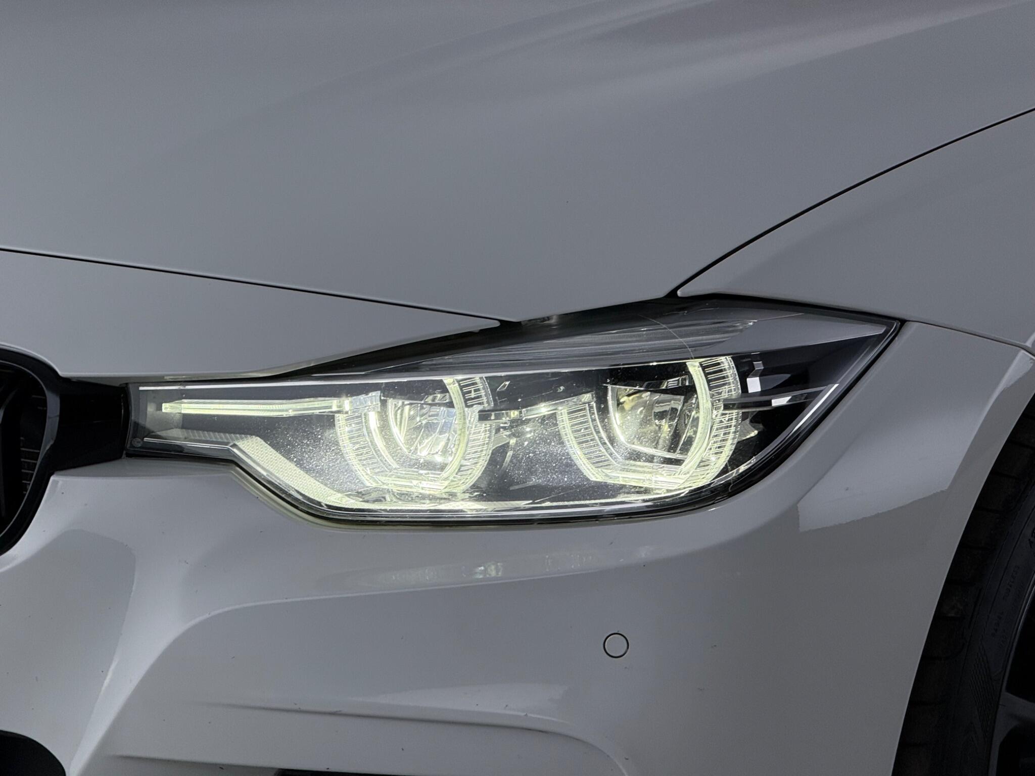 BMW 3 Series view 12