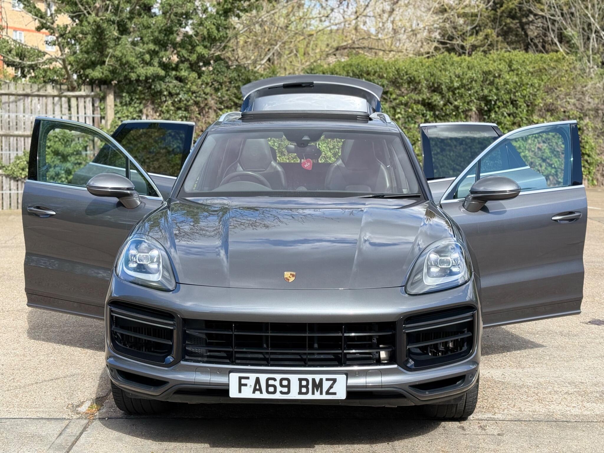 Porsche Cayenne view 17