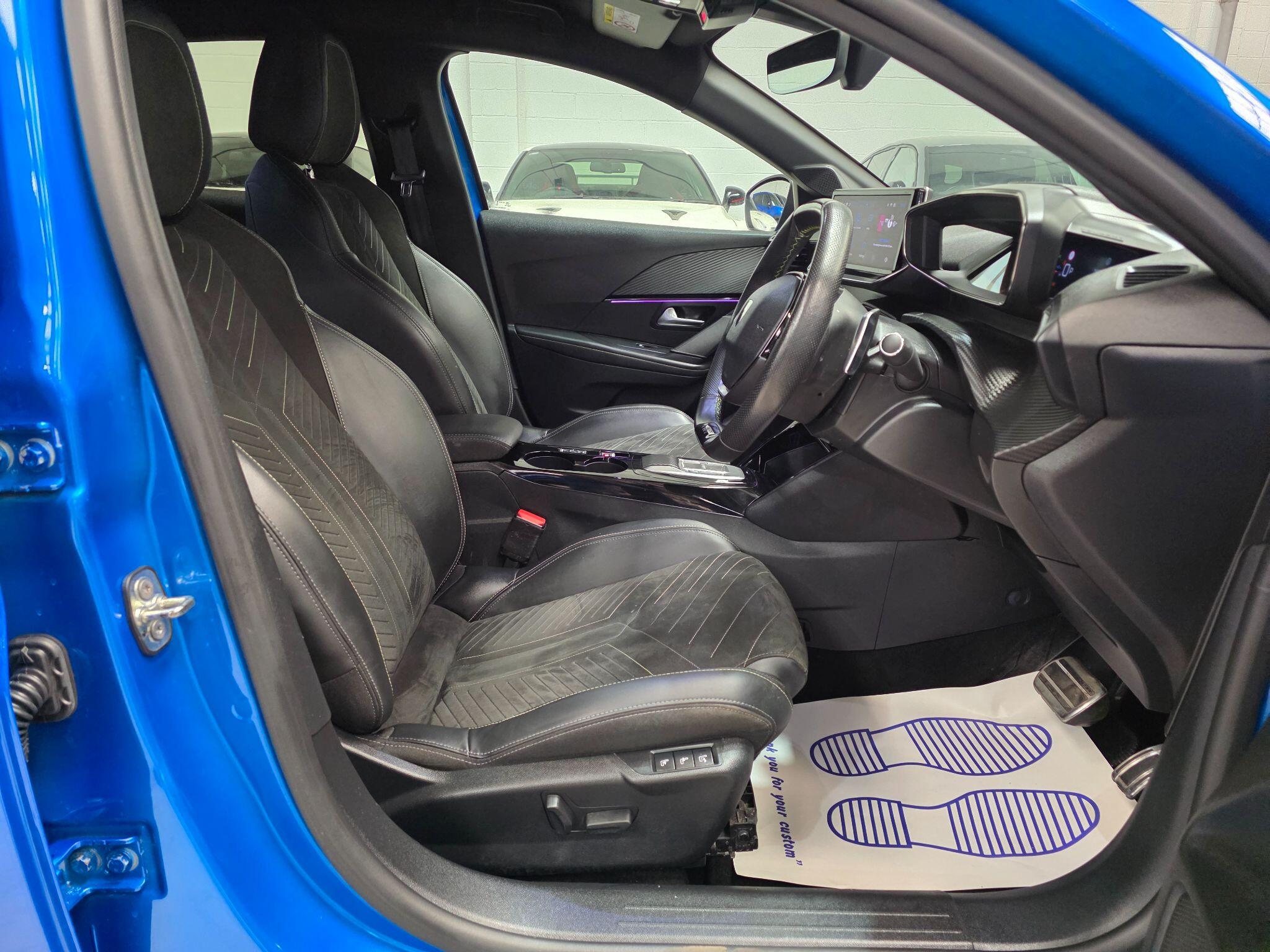 Peugeot 208 view 6