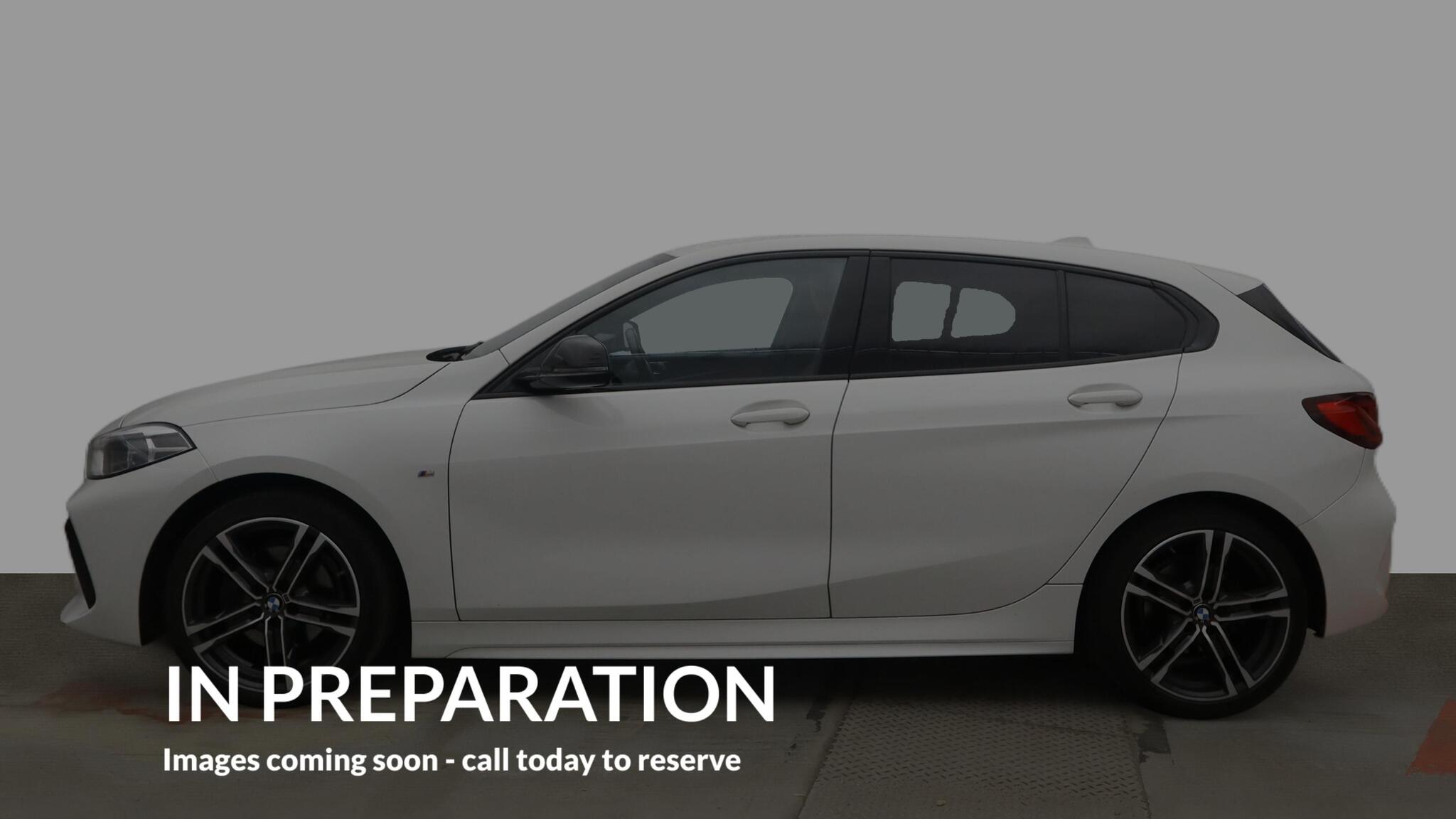 BMW 1 Series view 6