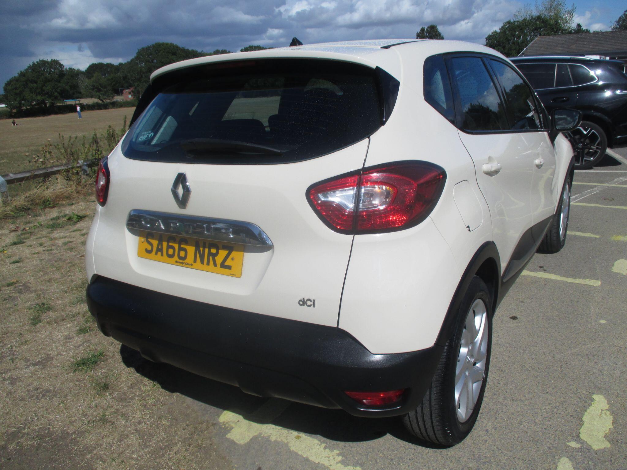 Renault Captur view 10