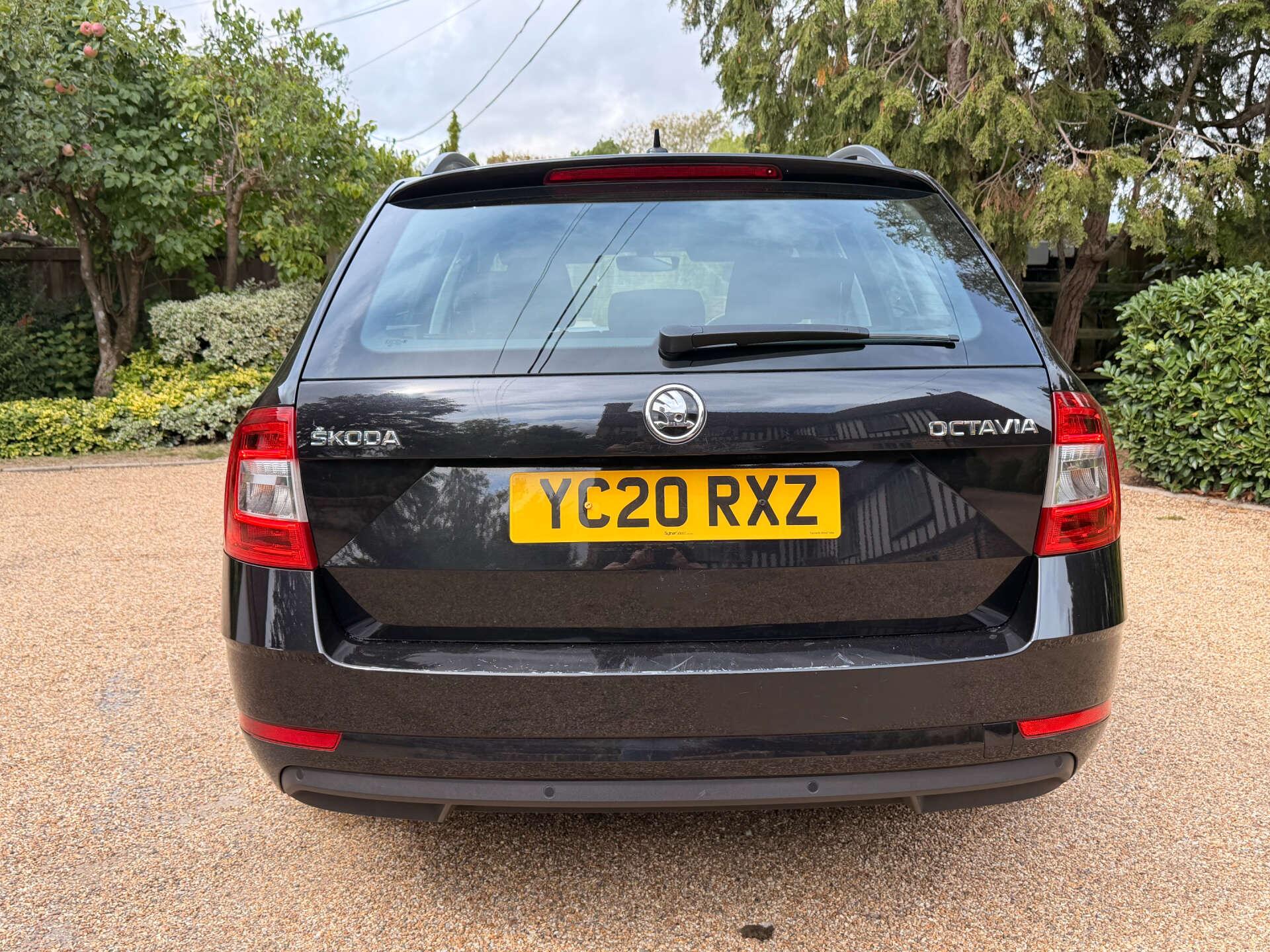 Skoda Octavia view 4