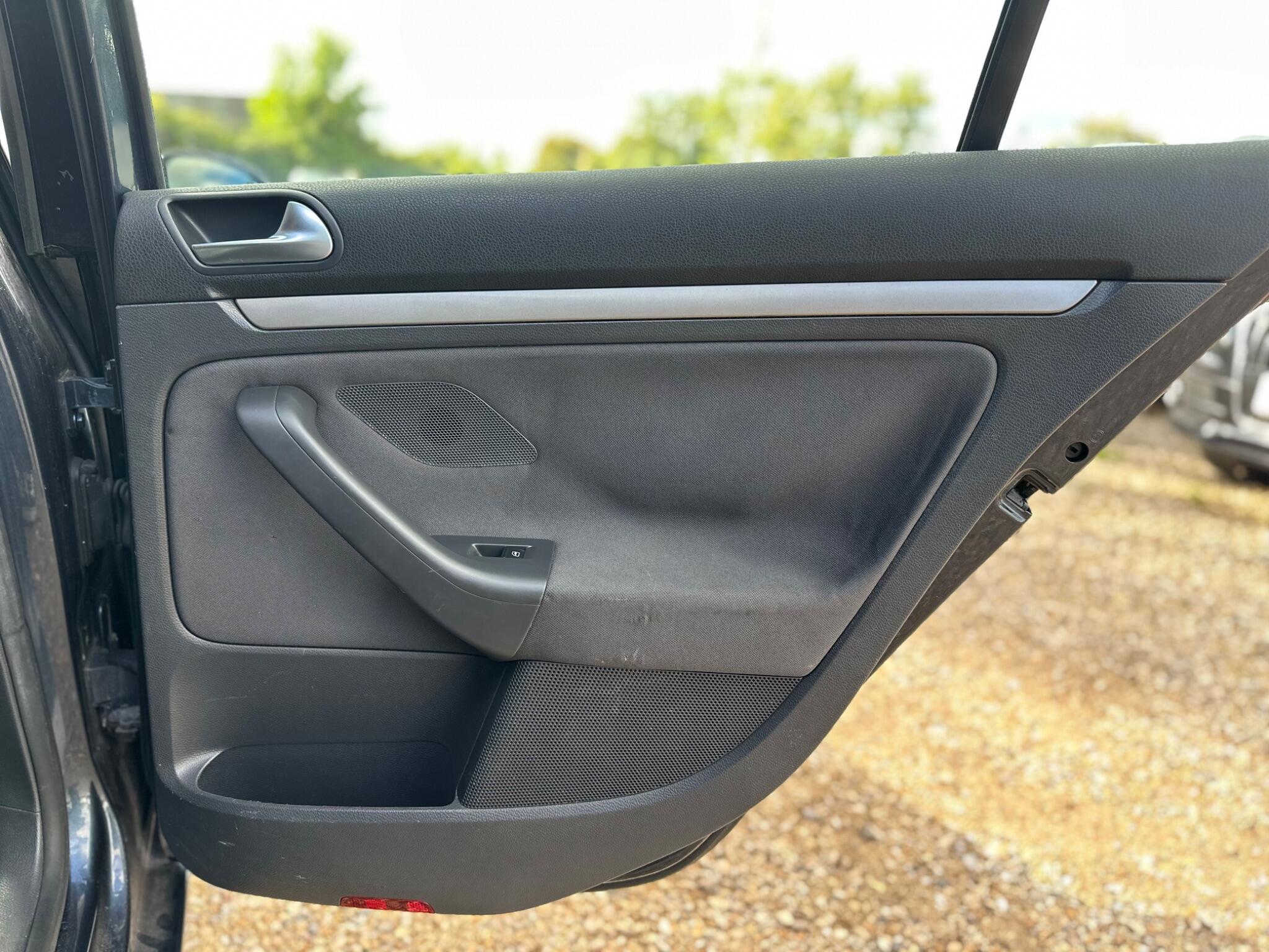 Volkswagen Golf view 47