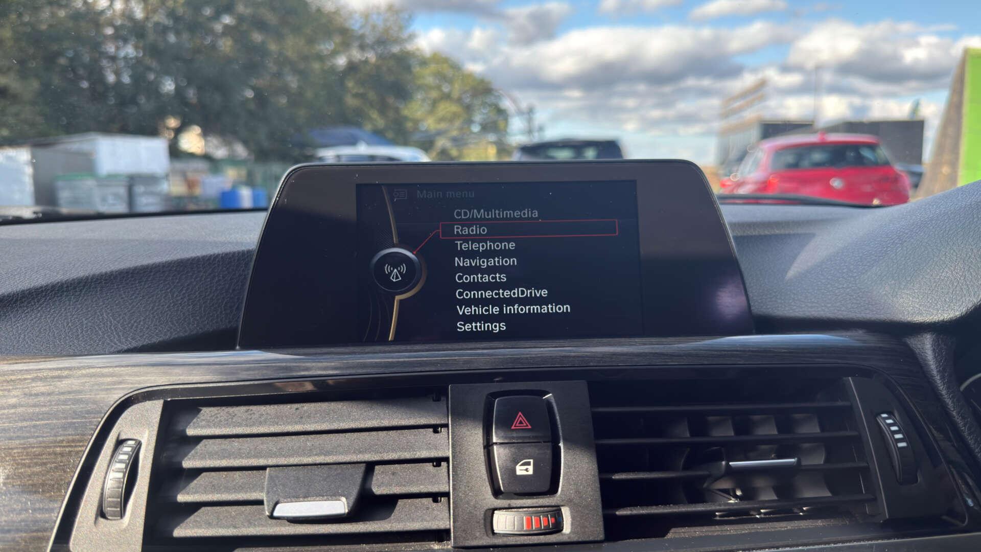 BMW 3 Series view 26