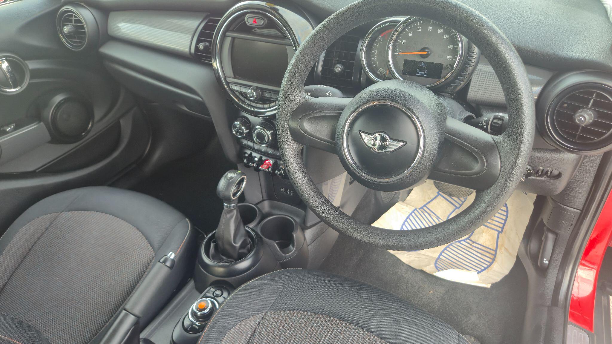 Mini Hatch view 18