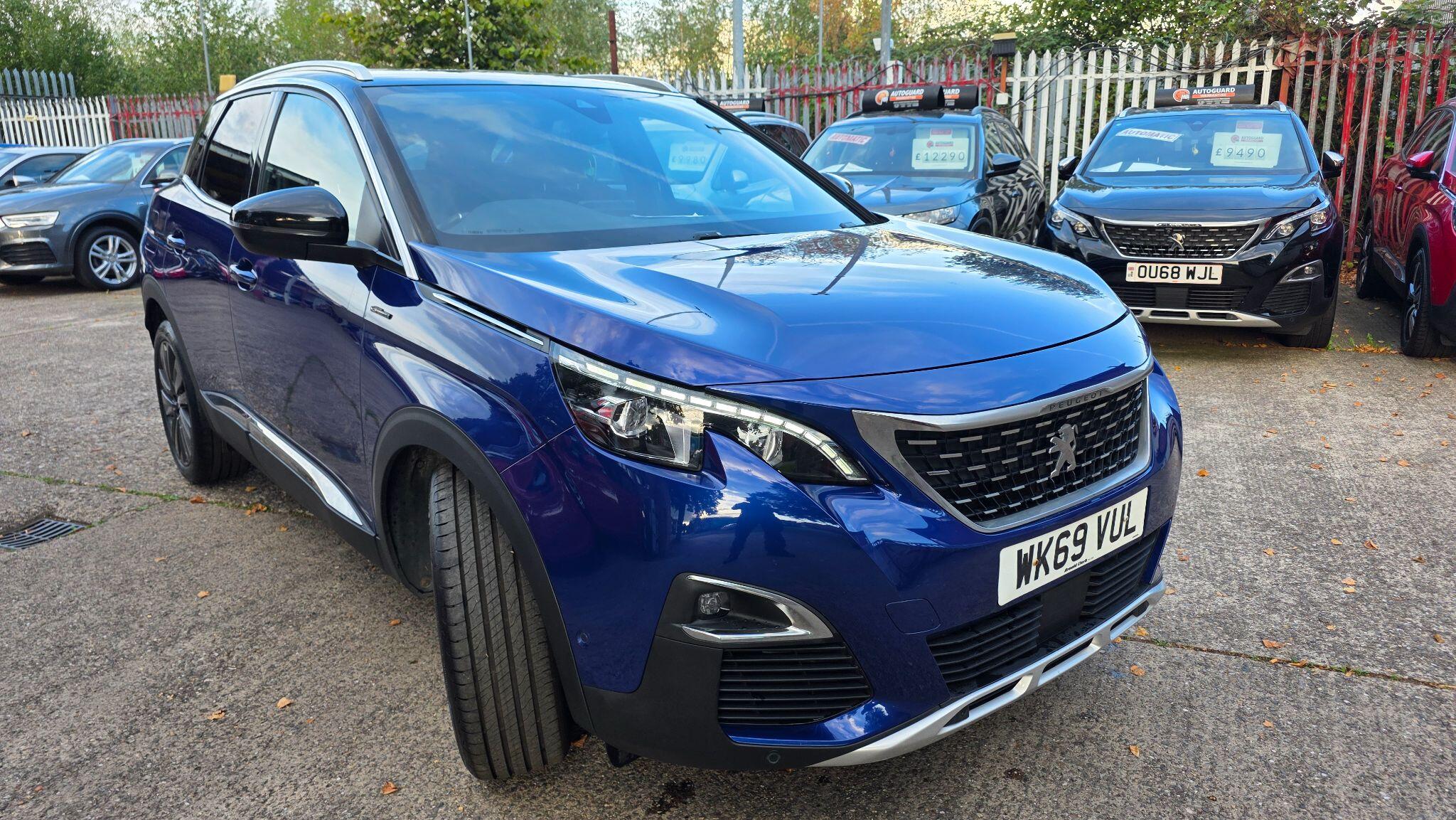 Peugeot 3008 view 2