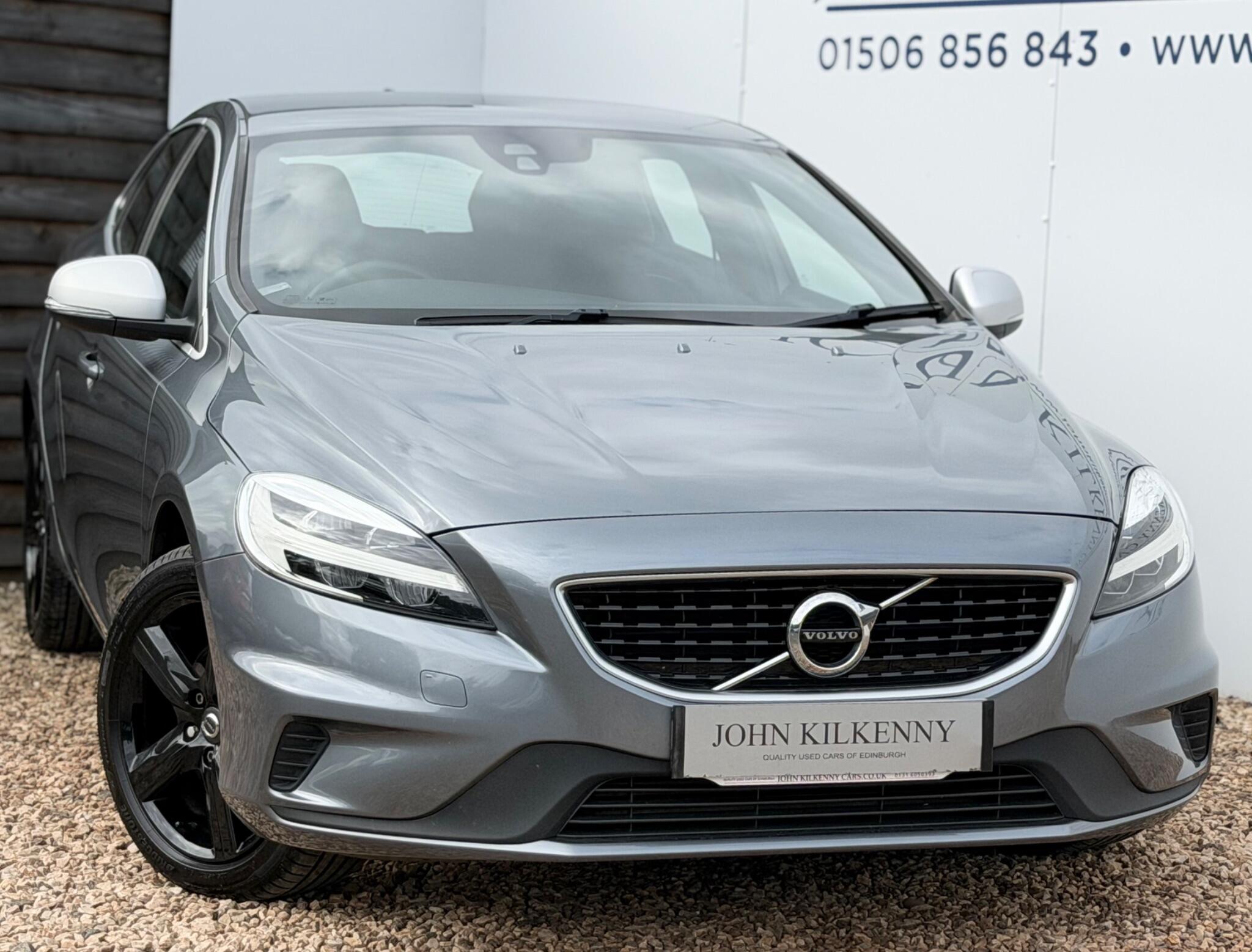 Volvo V40 view 2