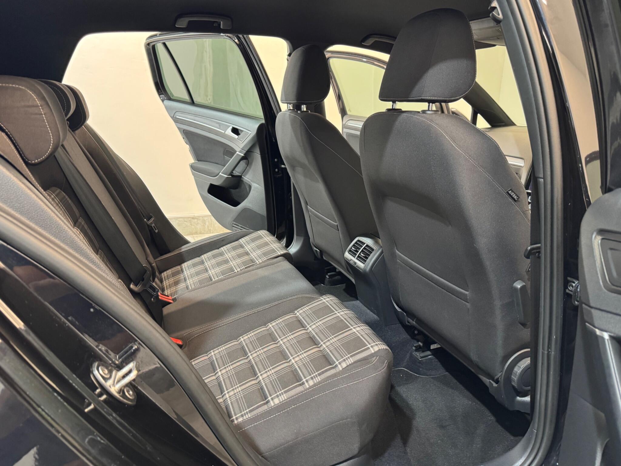 Volkswagen Golf view 53