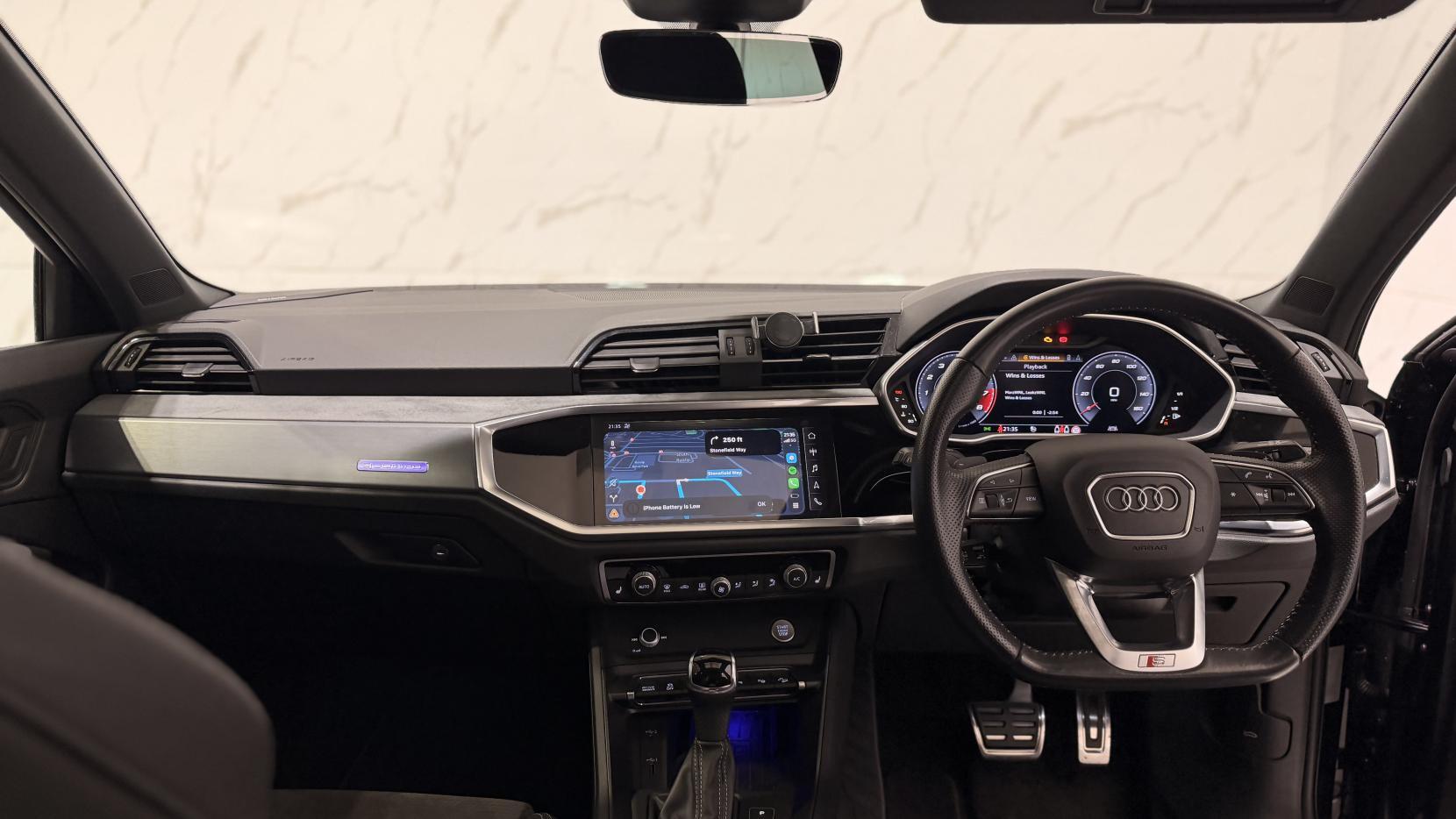 Audi Q3 view 27