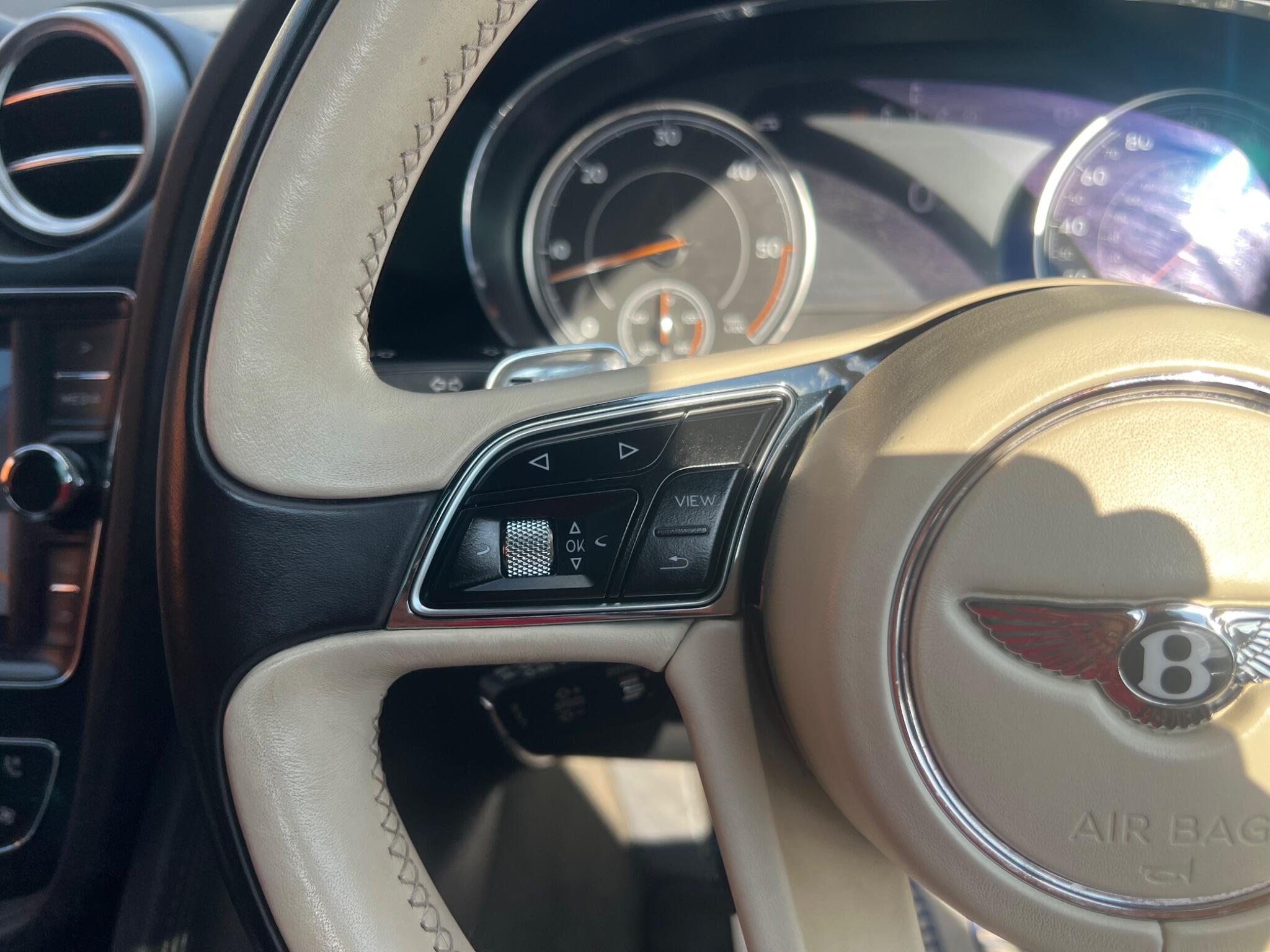 Bentley Bentayga view 51