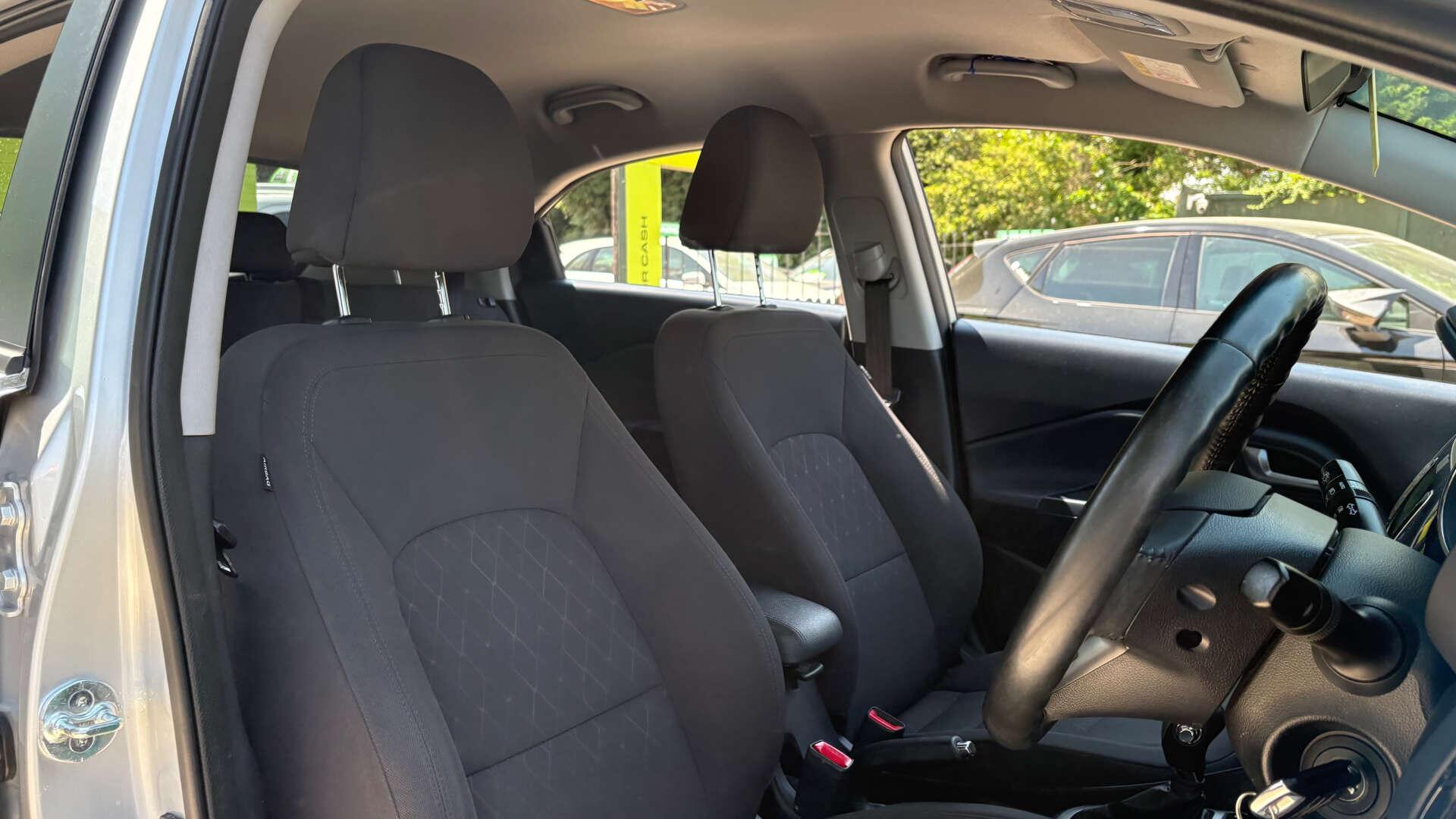 Kia Rio view 8