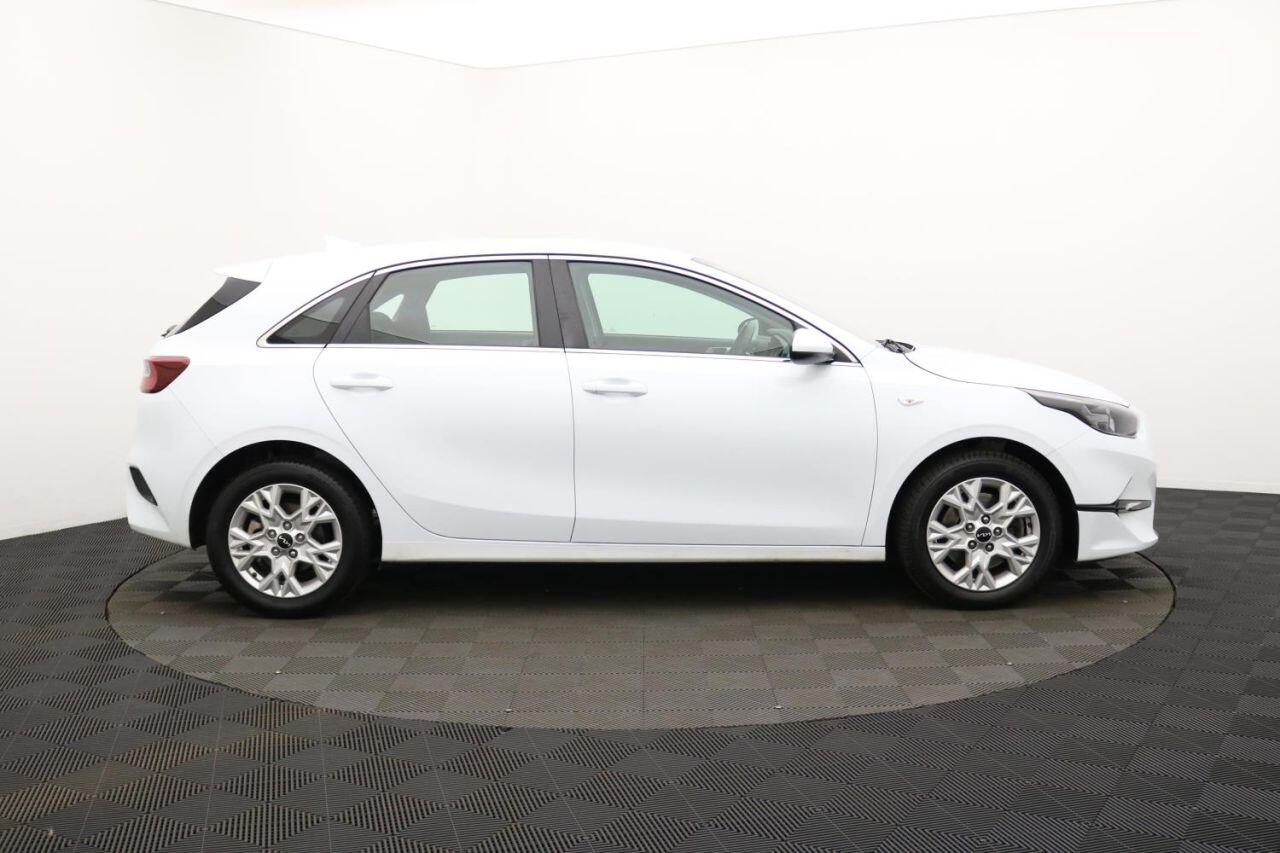 Kia Ceed view 2