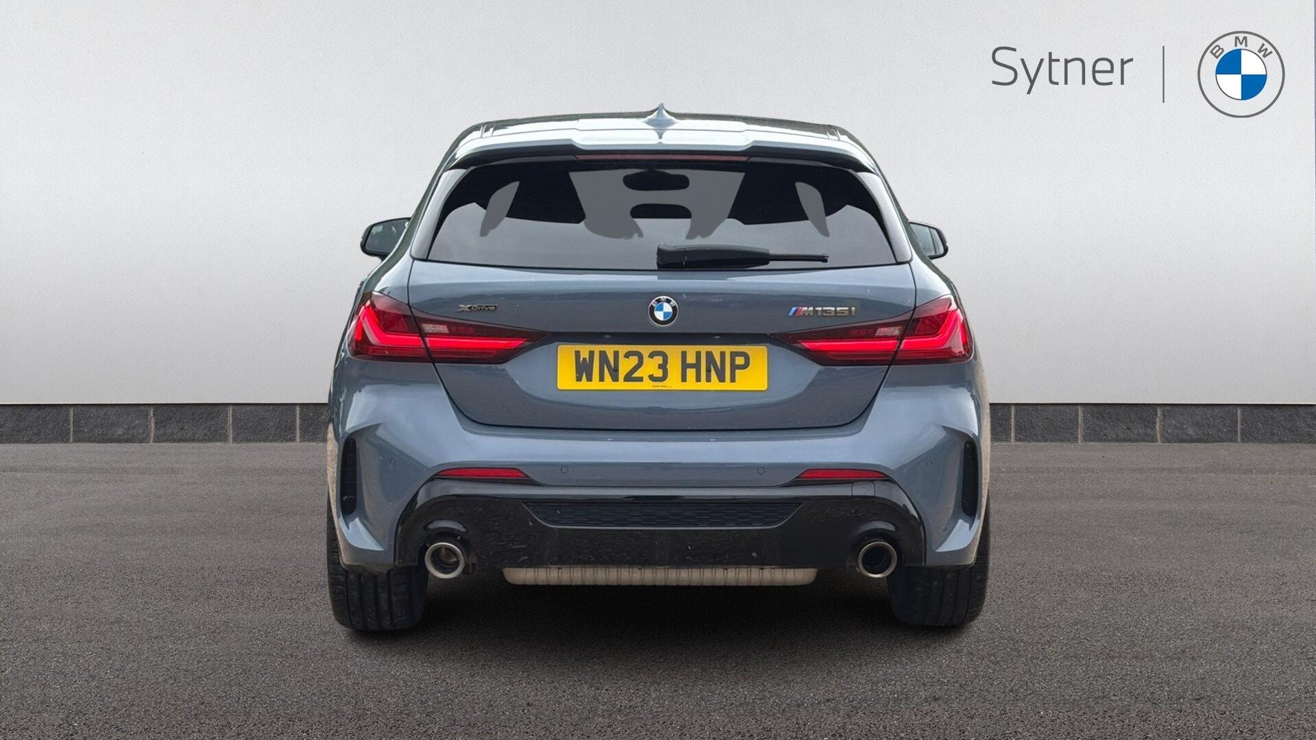 BMW 1 Series view 15
