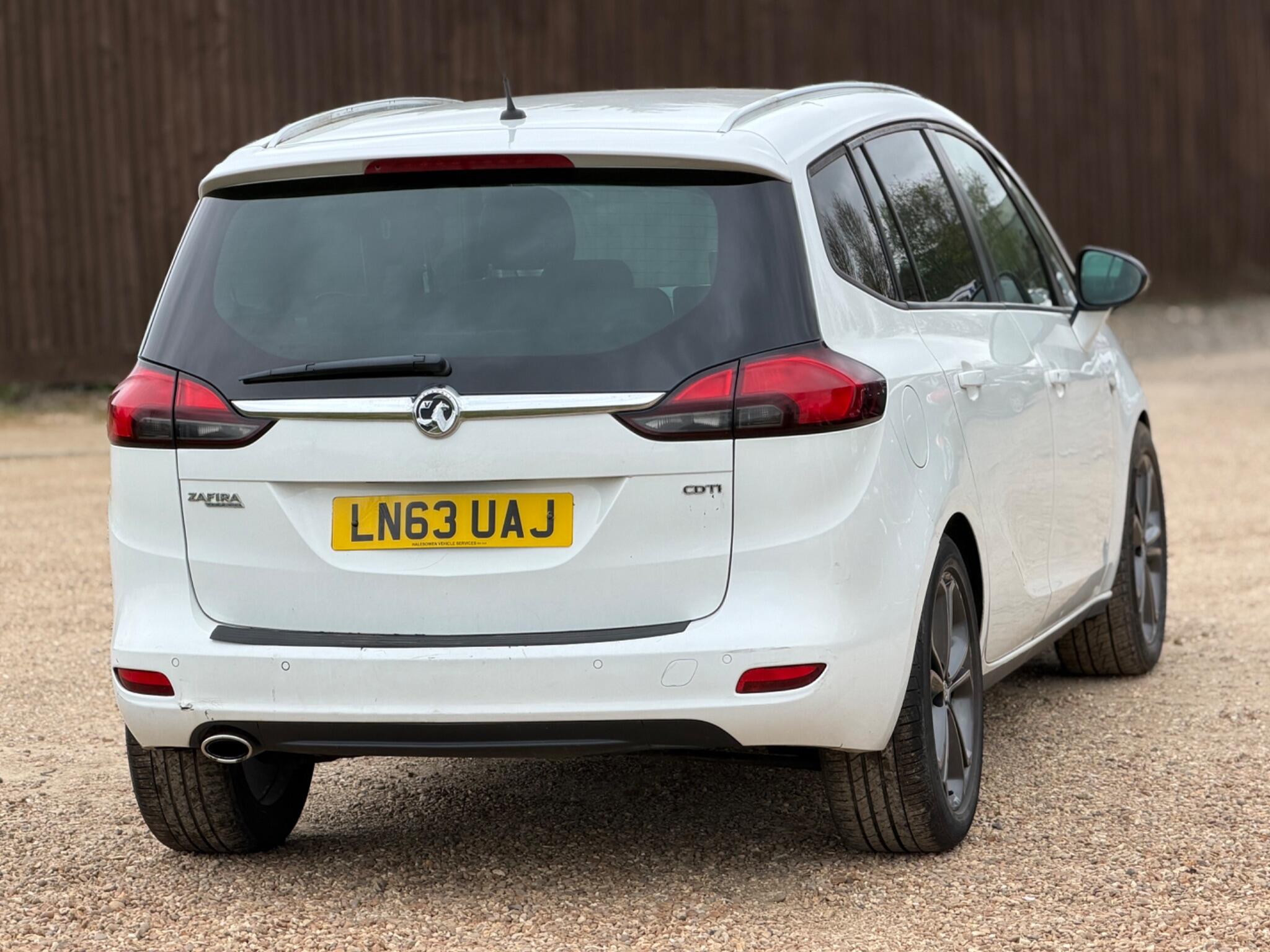 2013 Vauxhall Zafira Tourer 2.0 CDTi SRi Euro 5 5dr image 13