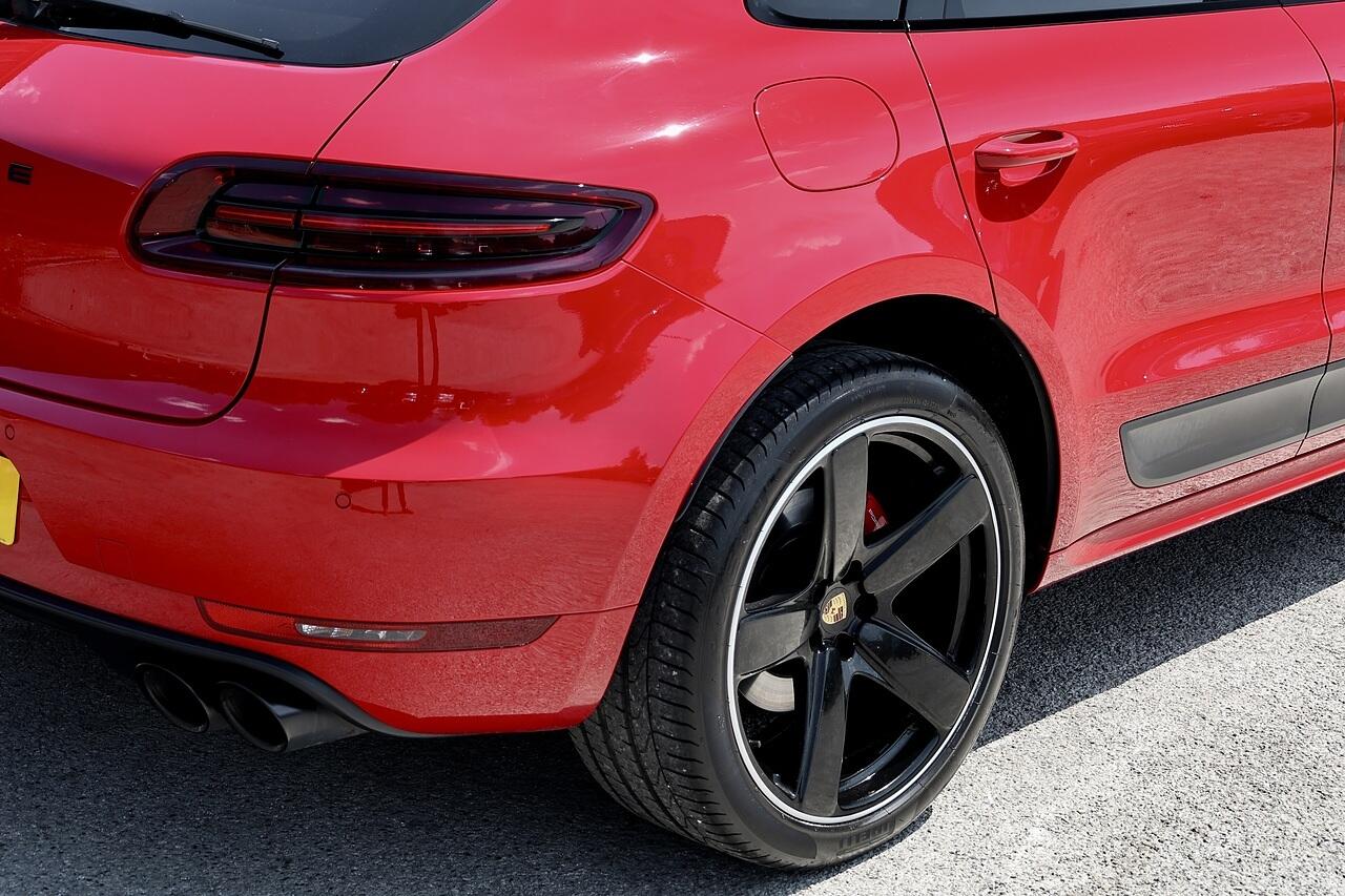 Porsche Macan view 26