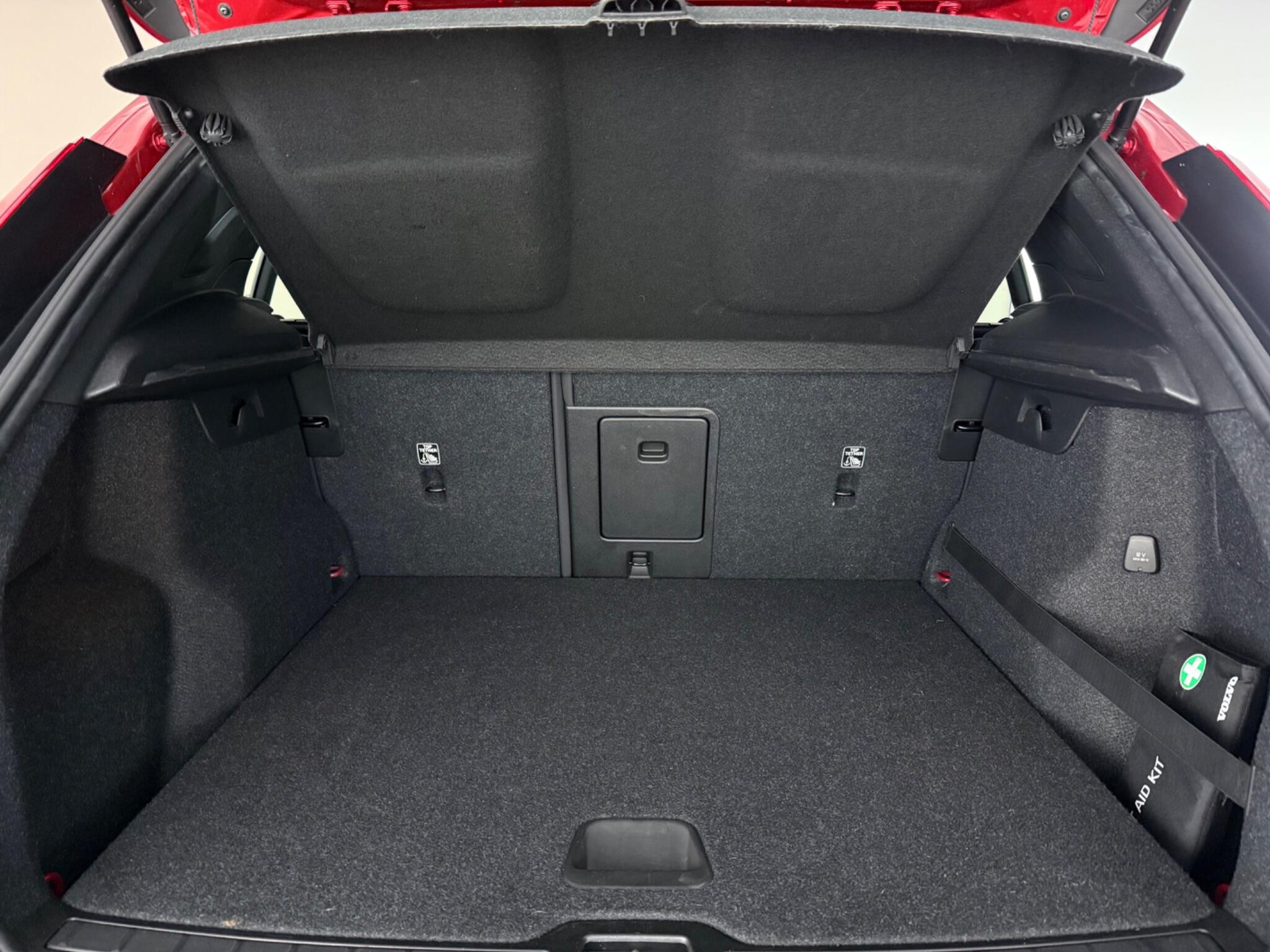 Volvo XC40 view 13