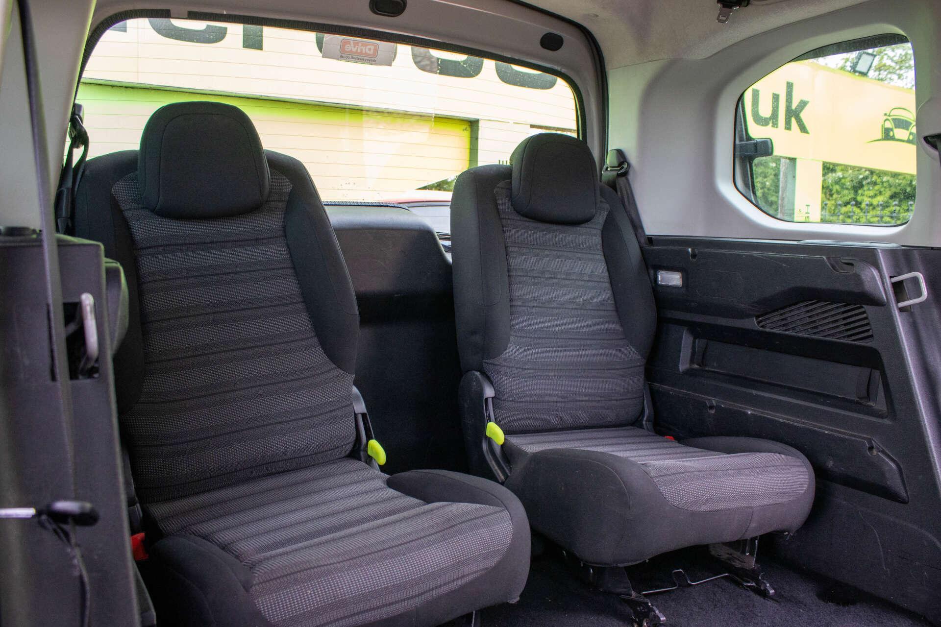 Vauxhall Combo Life view 13