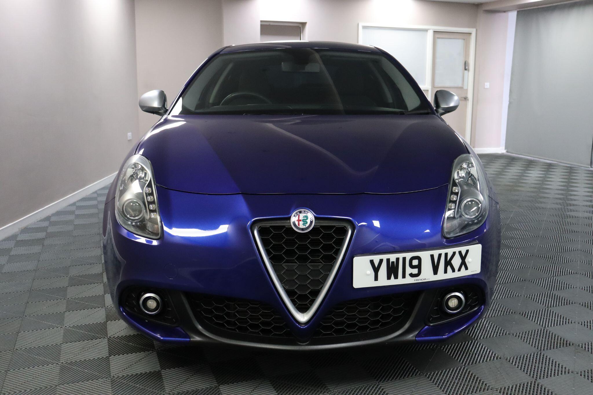 Alfa Romeo Giulietta view 2