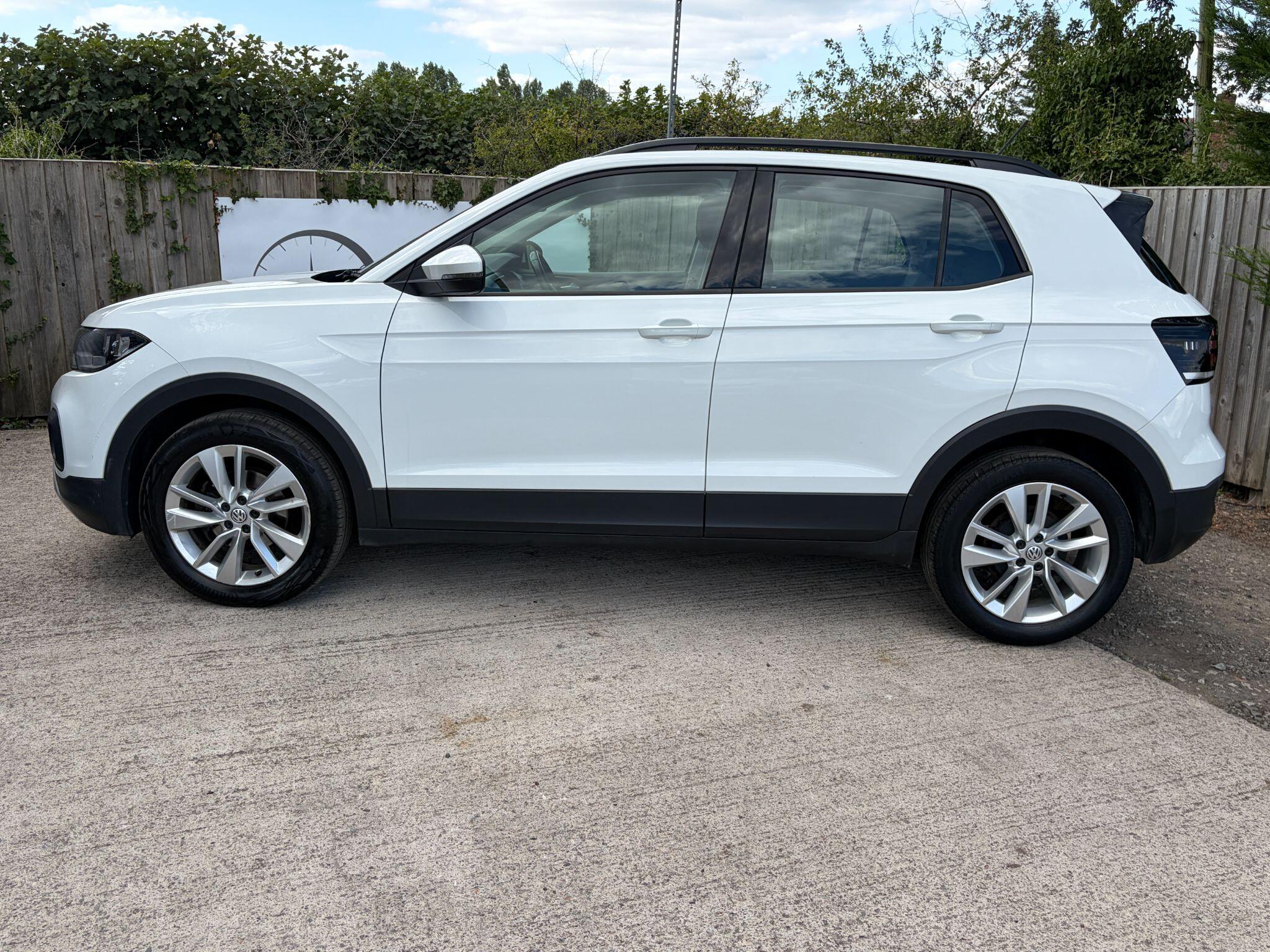 Volkswagen T-Cross view 7