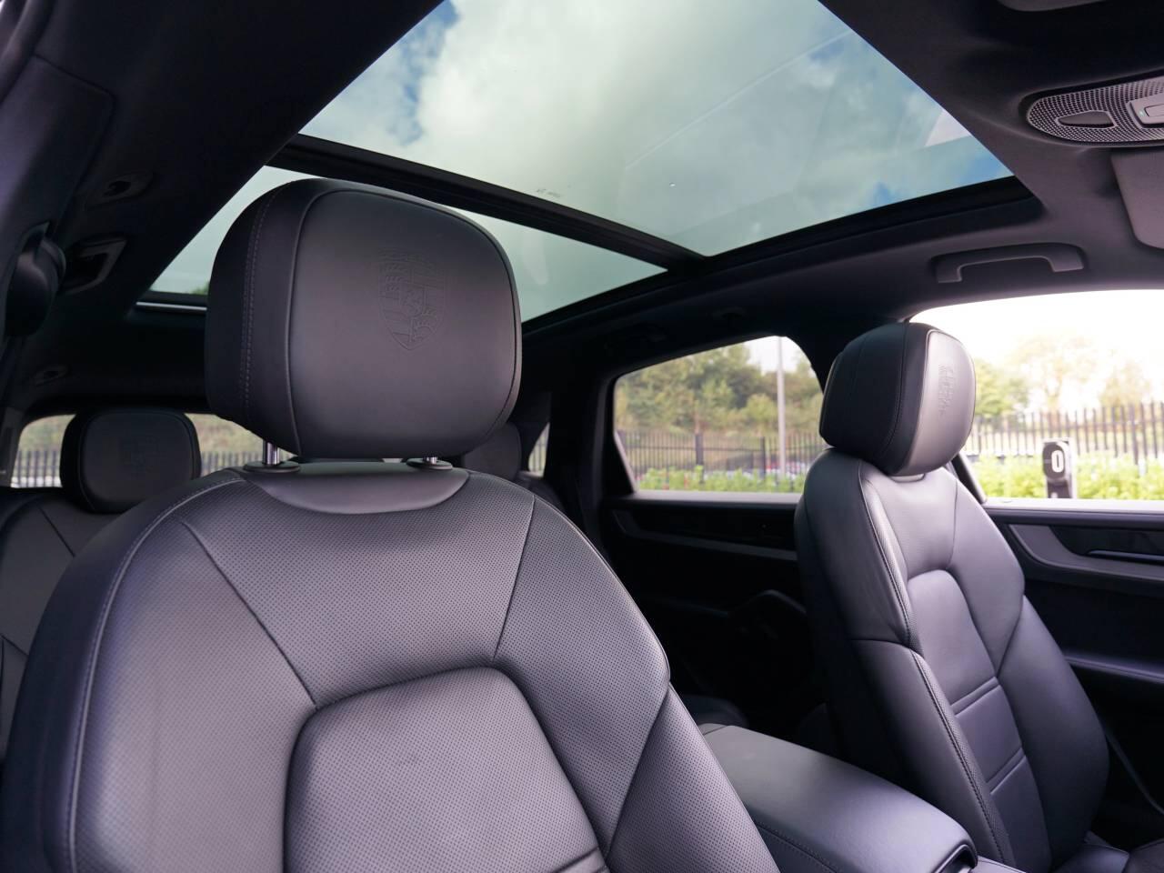 Porsche Cayenne view 8