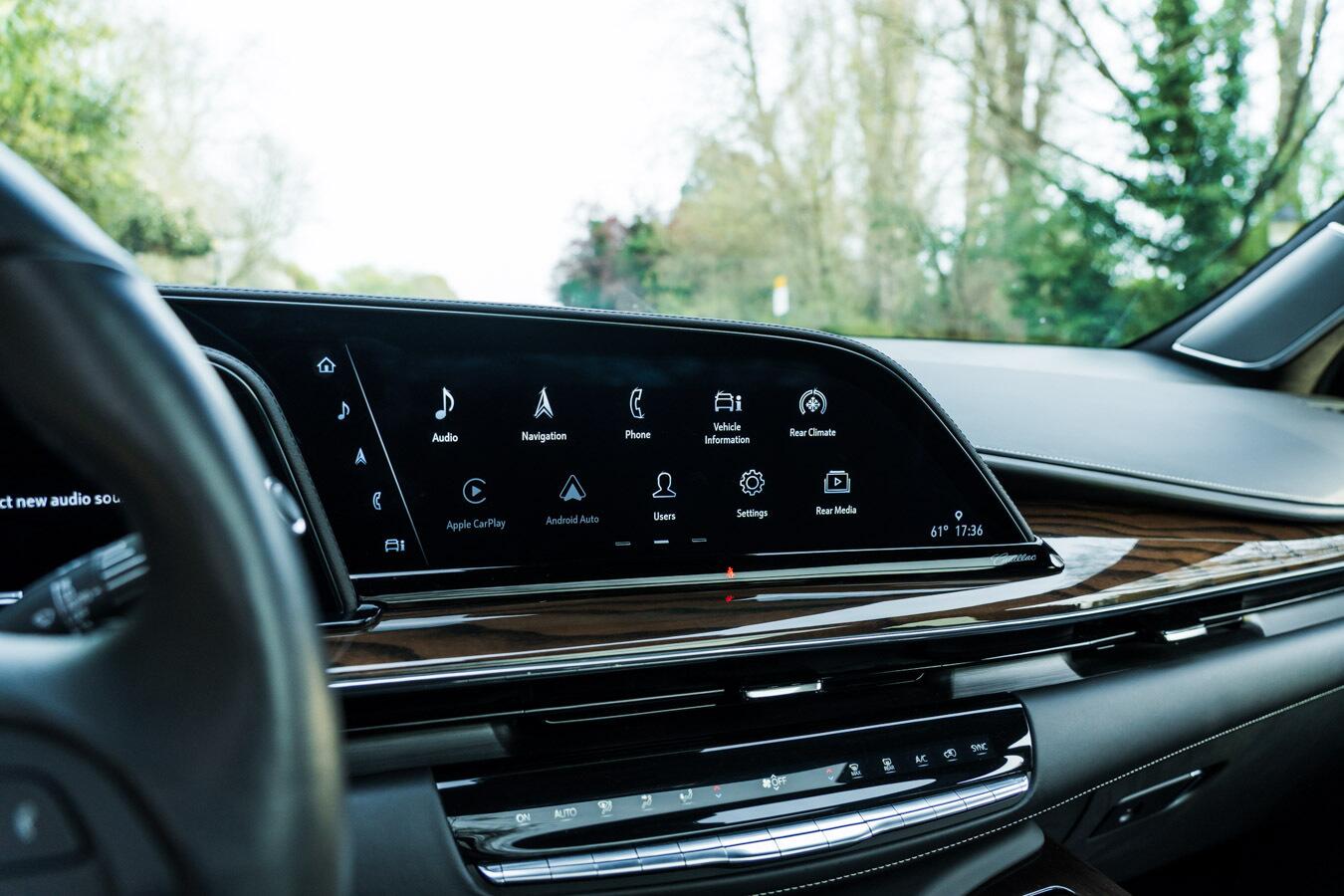 Cadillac Escalade view 30