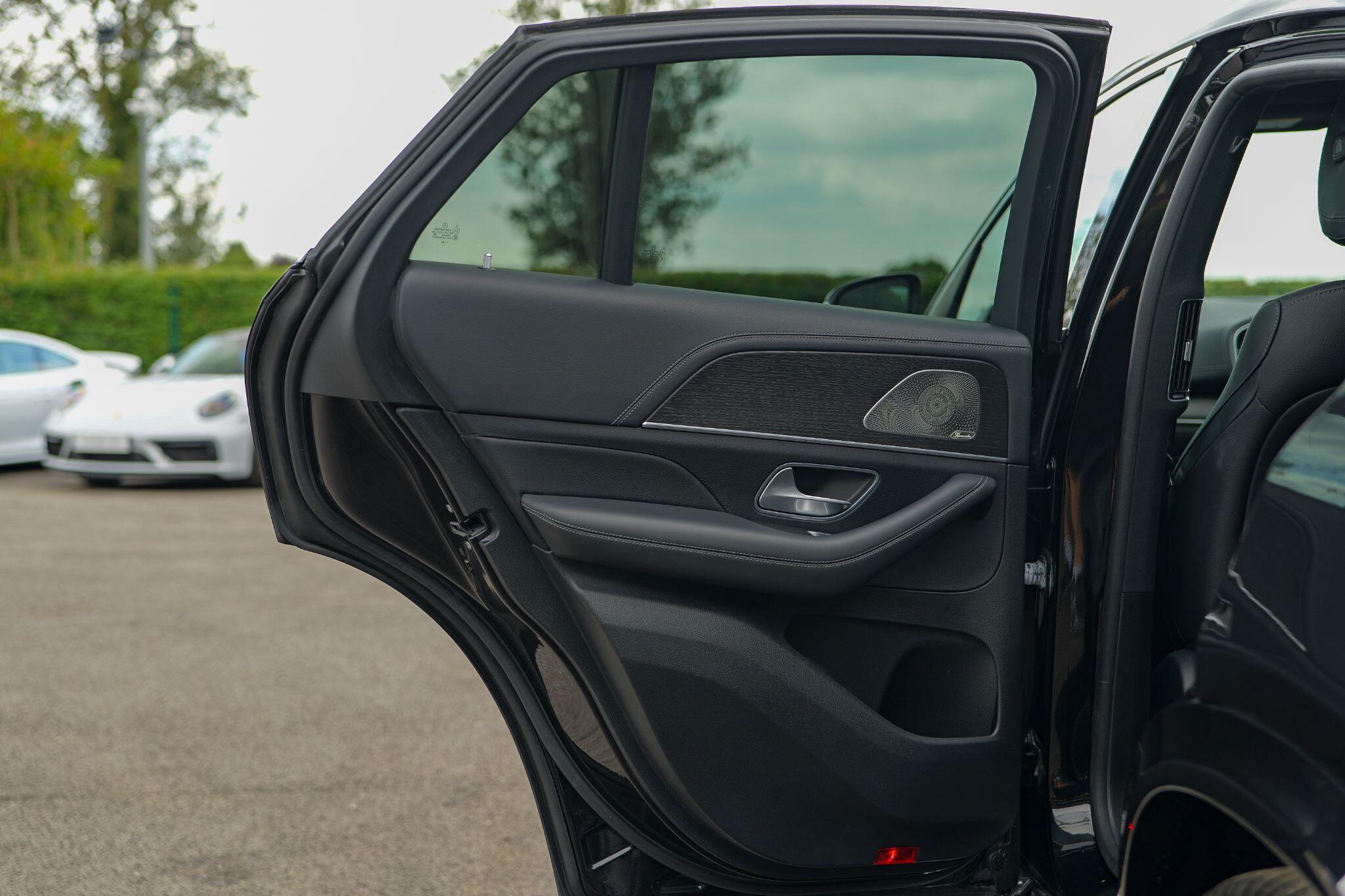 Mercedes-Benz Gle view 30
