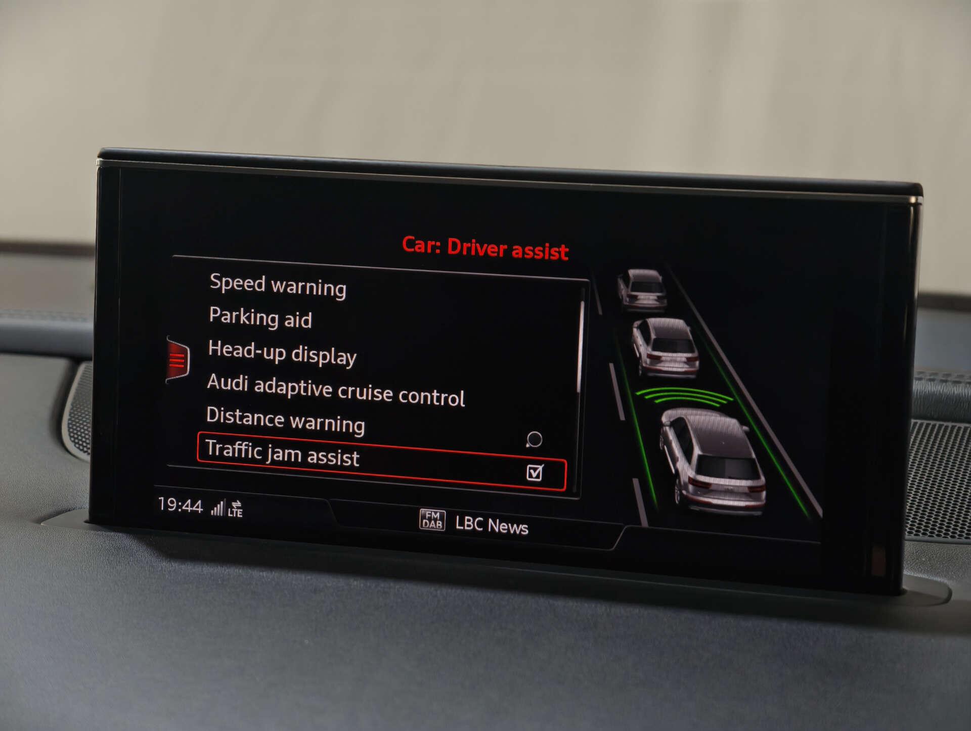 Audi SQ7 view 64