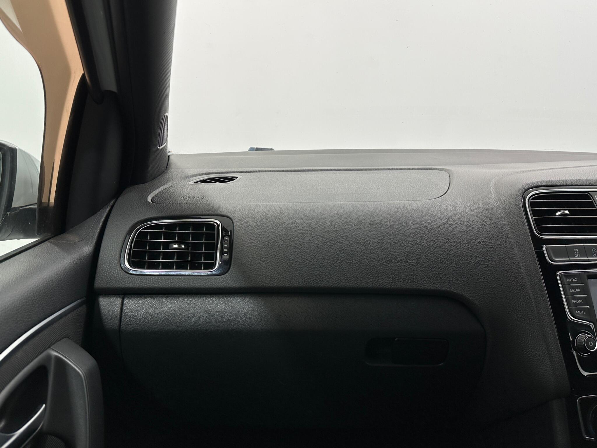 Volkswagen Polo view 26
