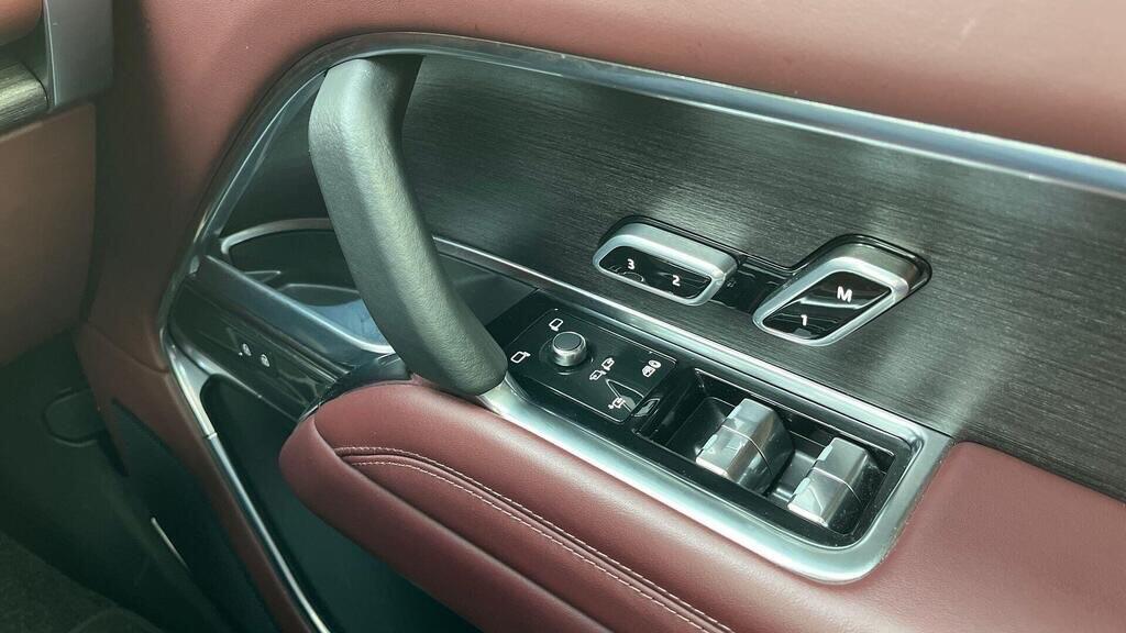 Land Rover Range Rover view 13