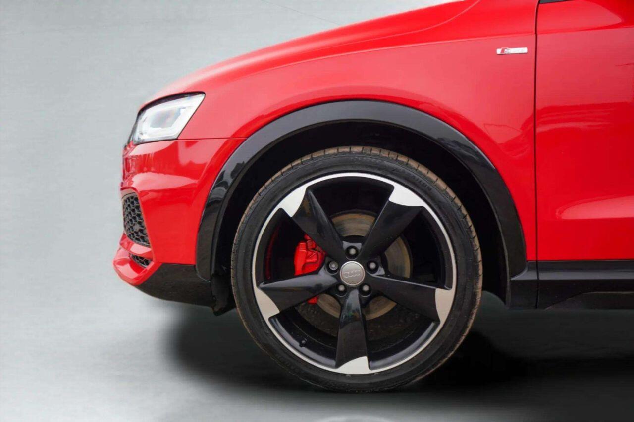 Audi Q3 view 9