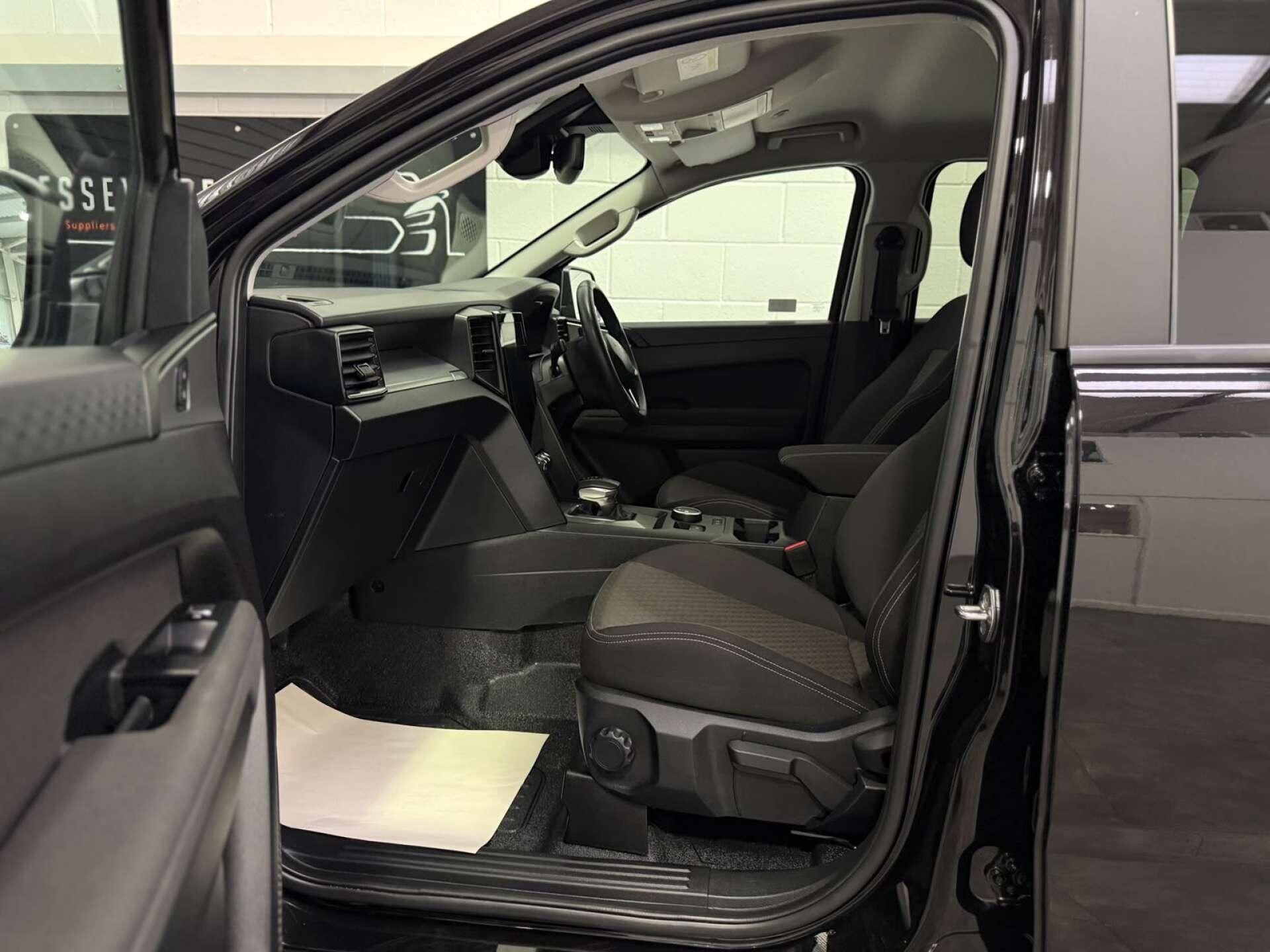 Volkswagen Amarok view 17