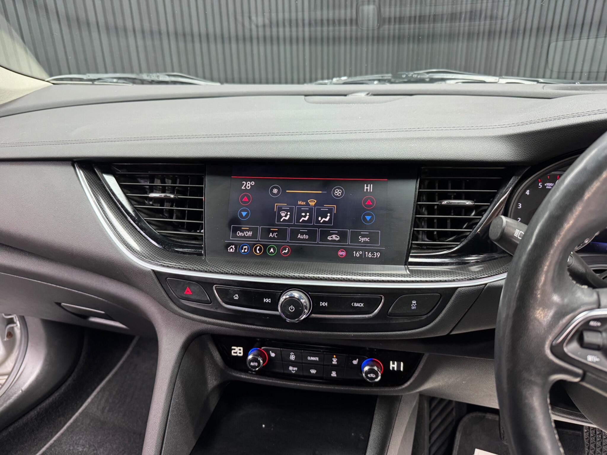 Vauxhall Insignia view 13