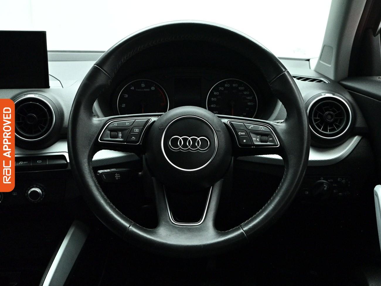 Audi Q2 view 9