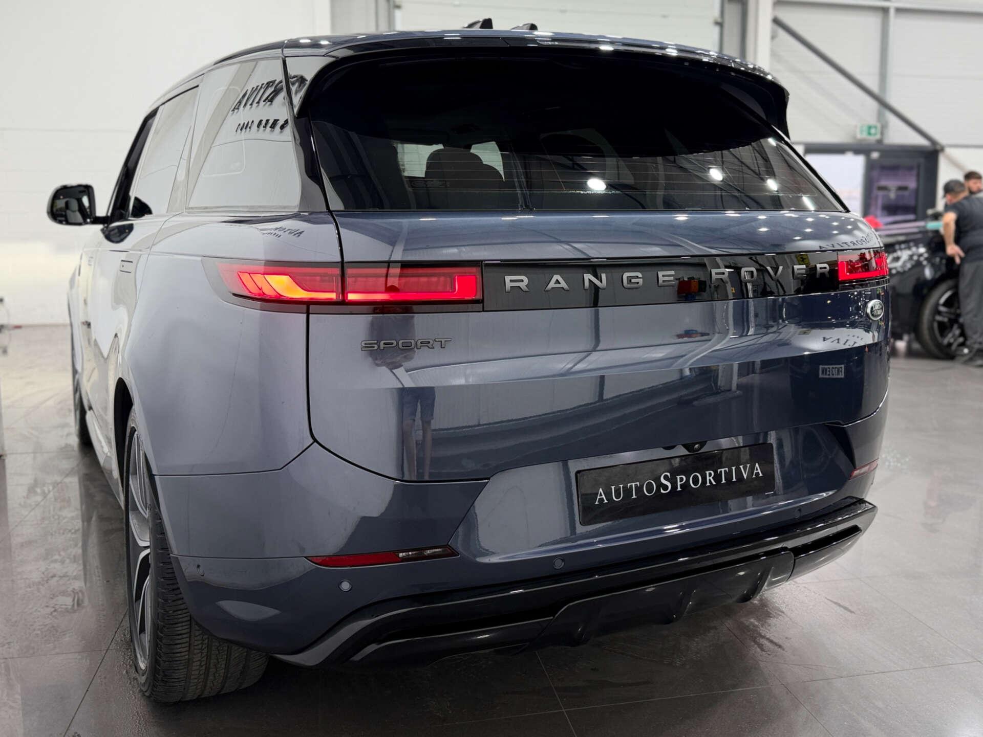 Land Rover Range Rover Sport view 8