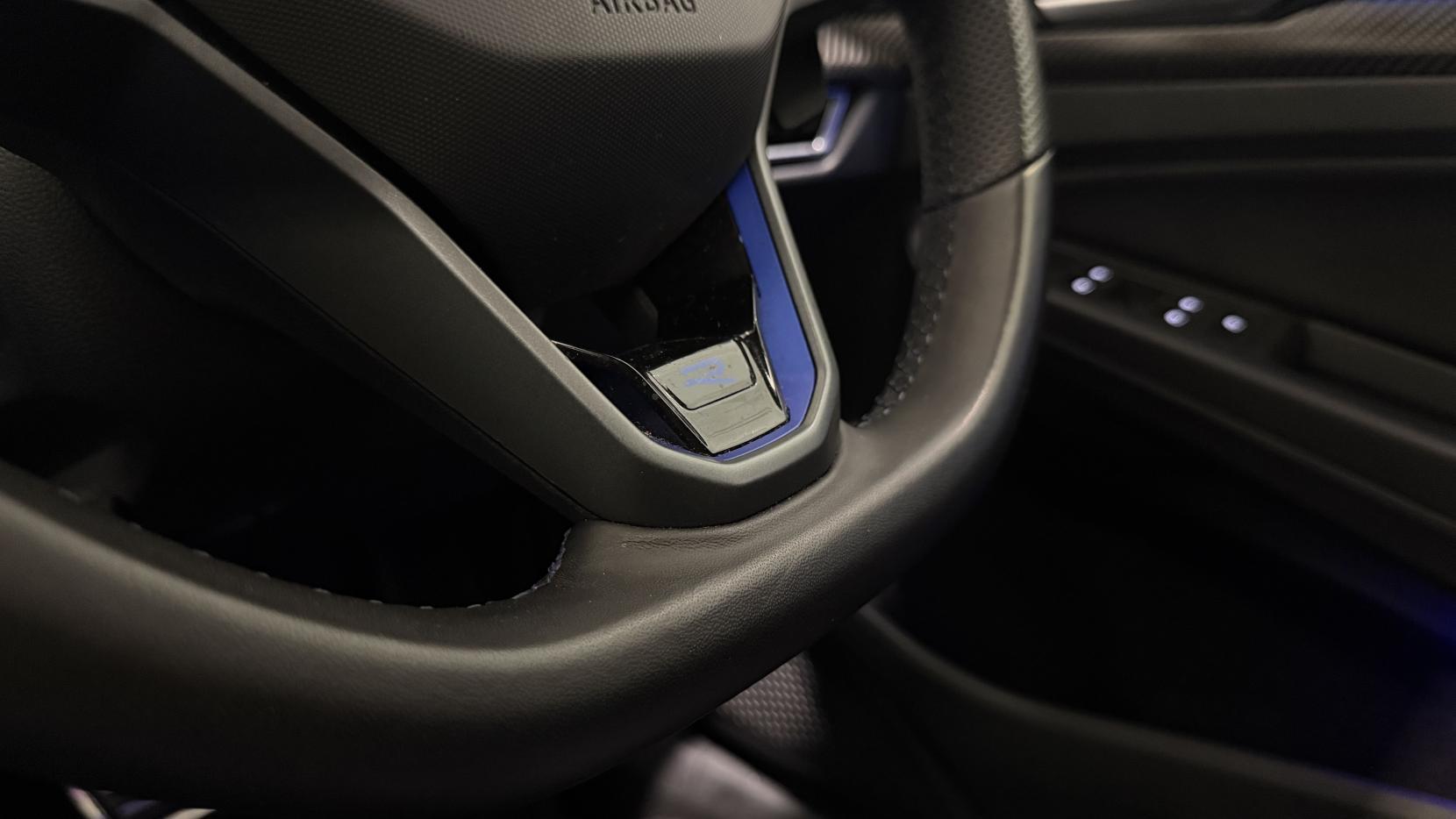 Volkswagen Golf view 16