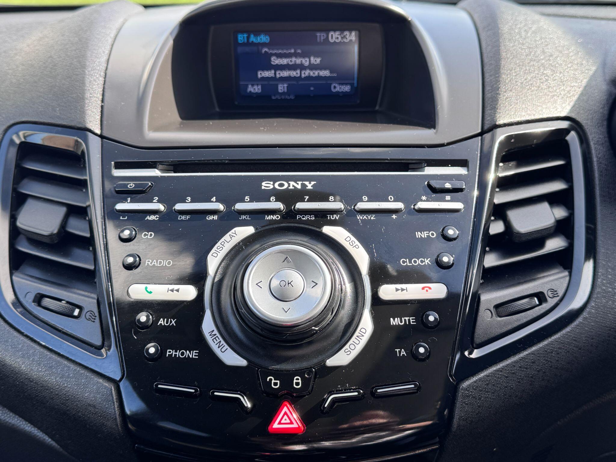 2017 Ford Fiesta image 22