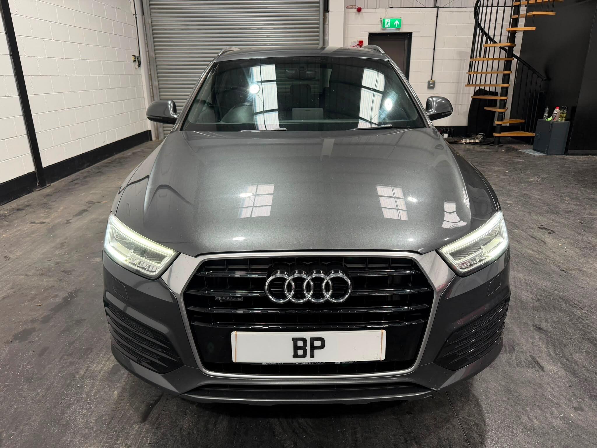 Audi Q3 view 6