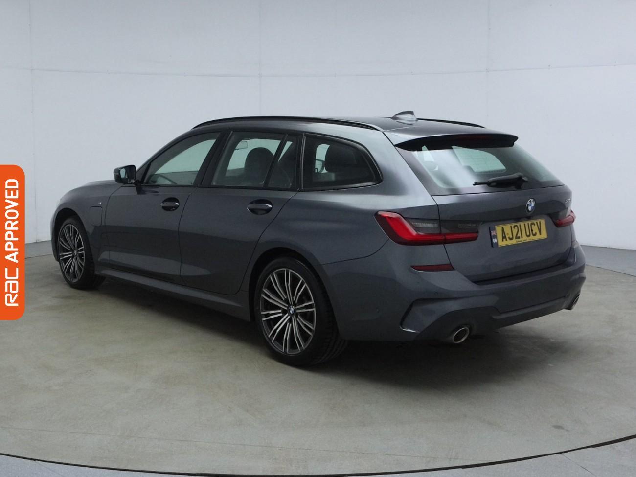 BMW 3 Series view 5