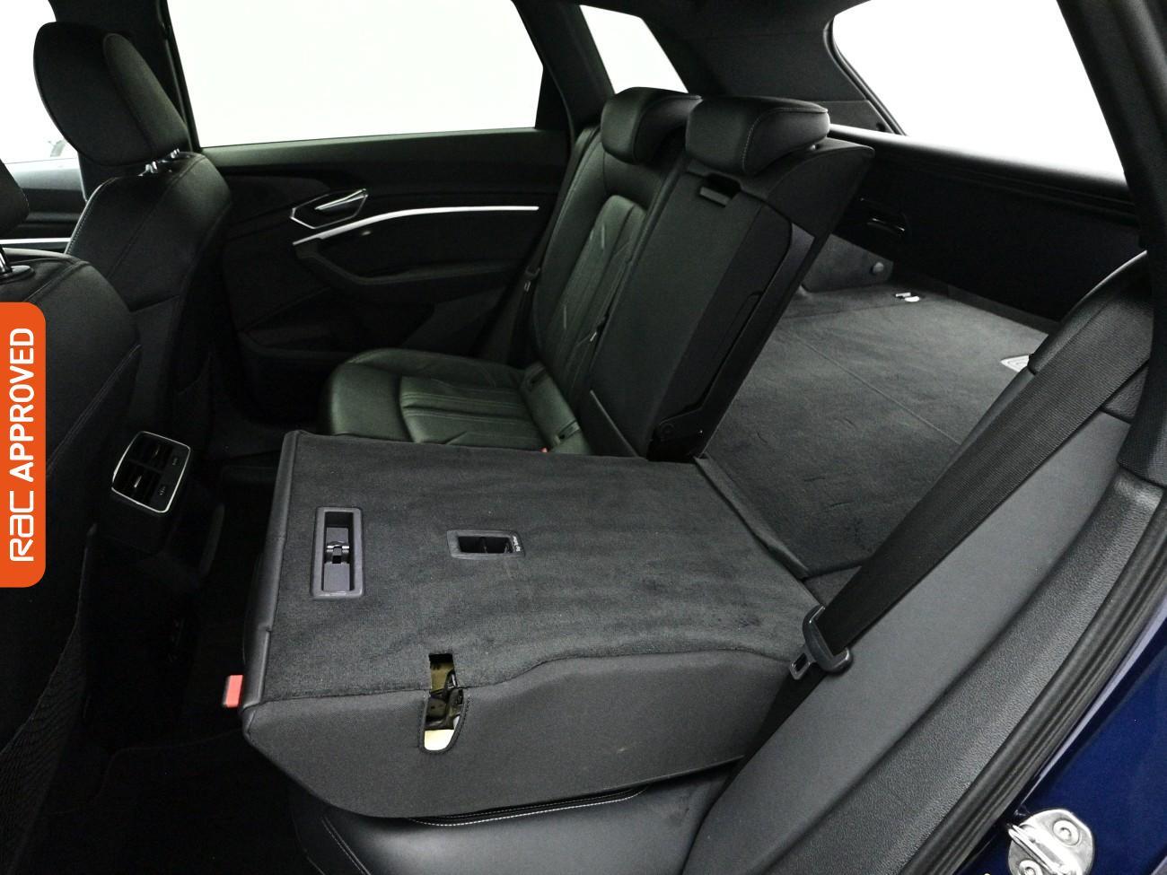 Audi E-Tron view 26