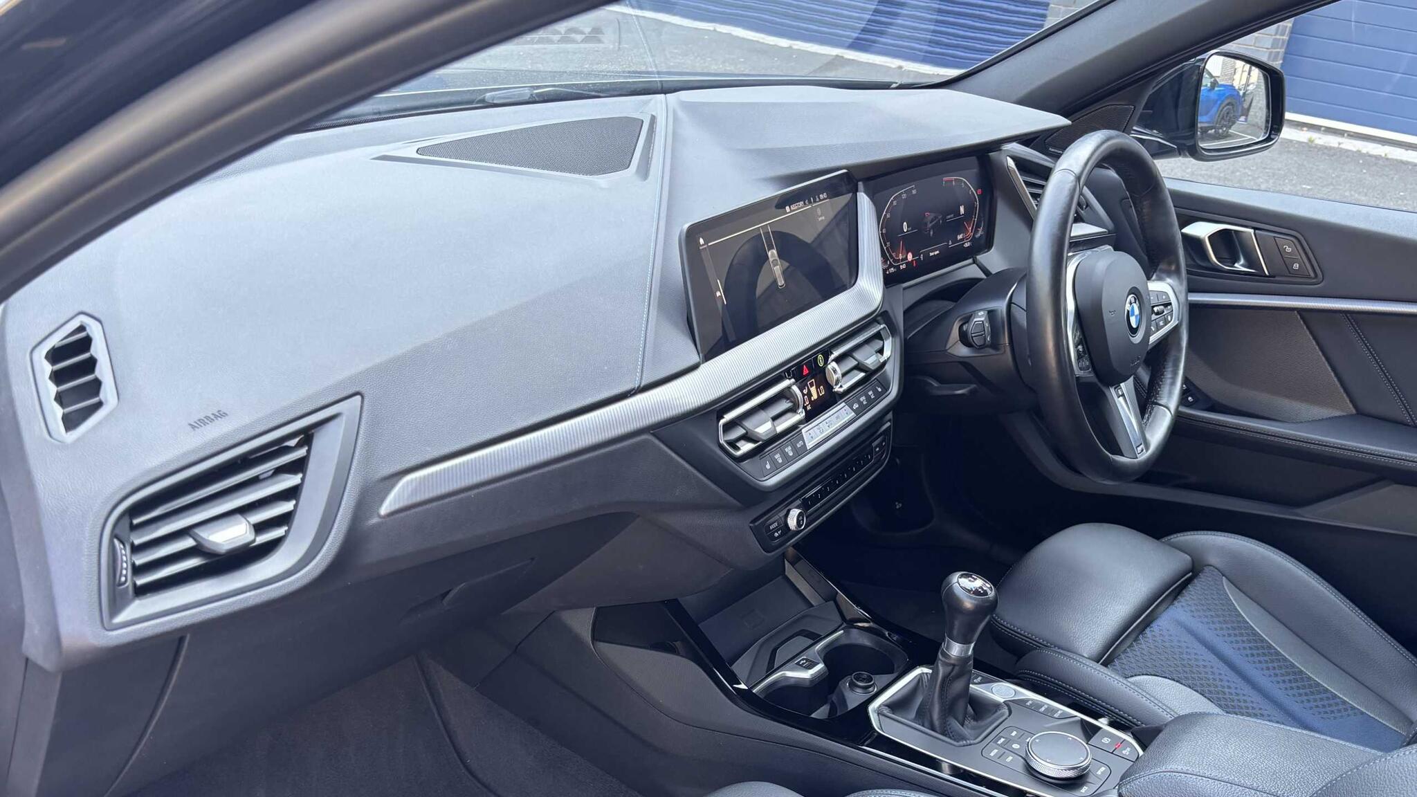 BMW 1 Series view 9
