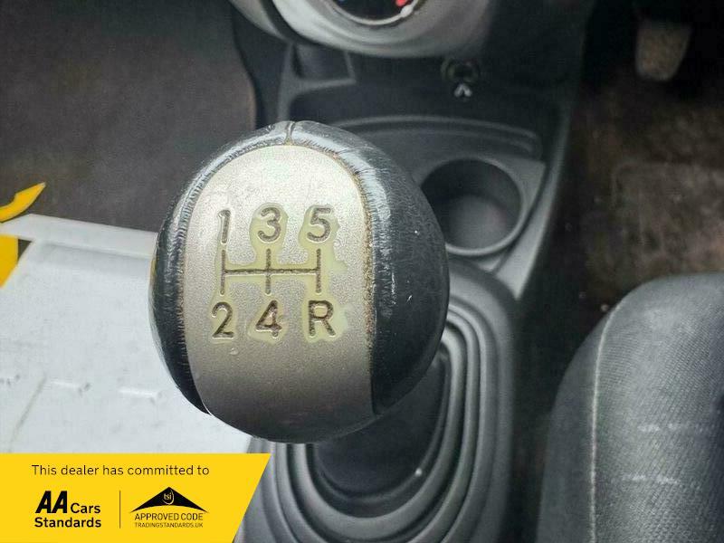 2006 Toyota Yaris image 29
