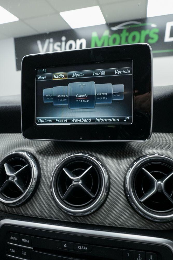 Mercedes-Benz Gla view 27