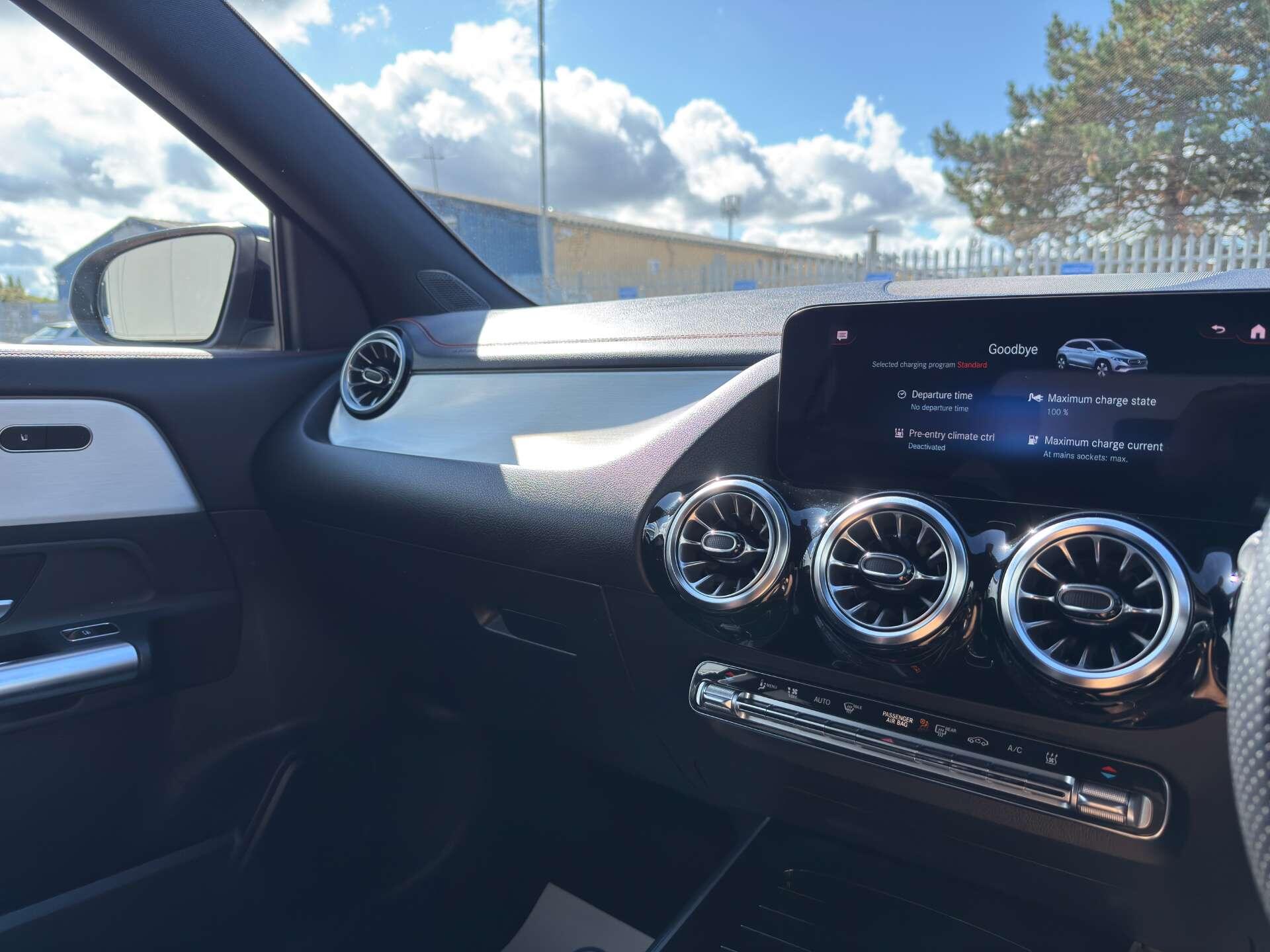 Mercedes-Benz EQA view 55