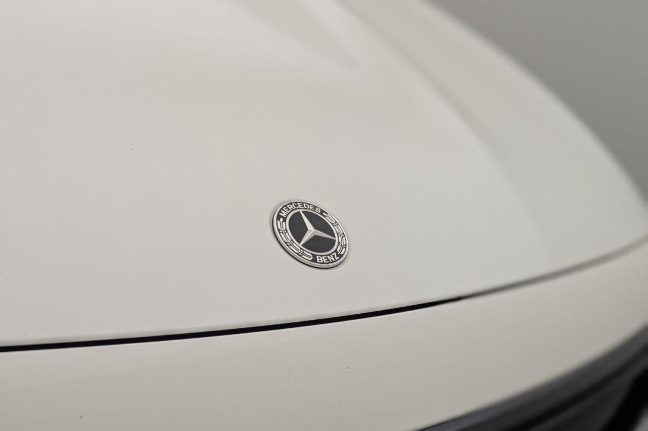 Mercedes-Benz Eqb view 51