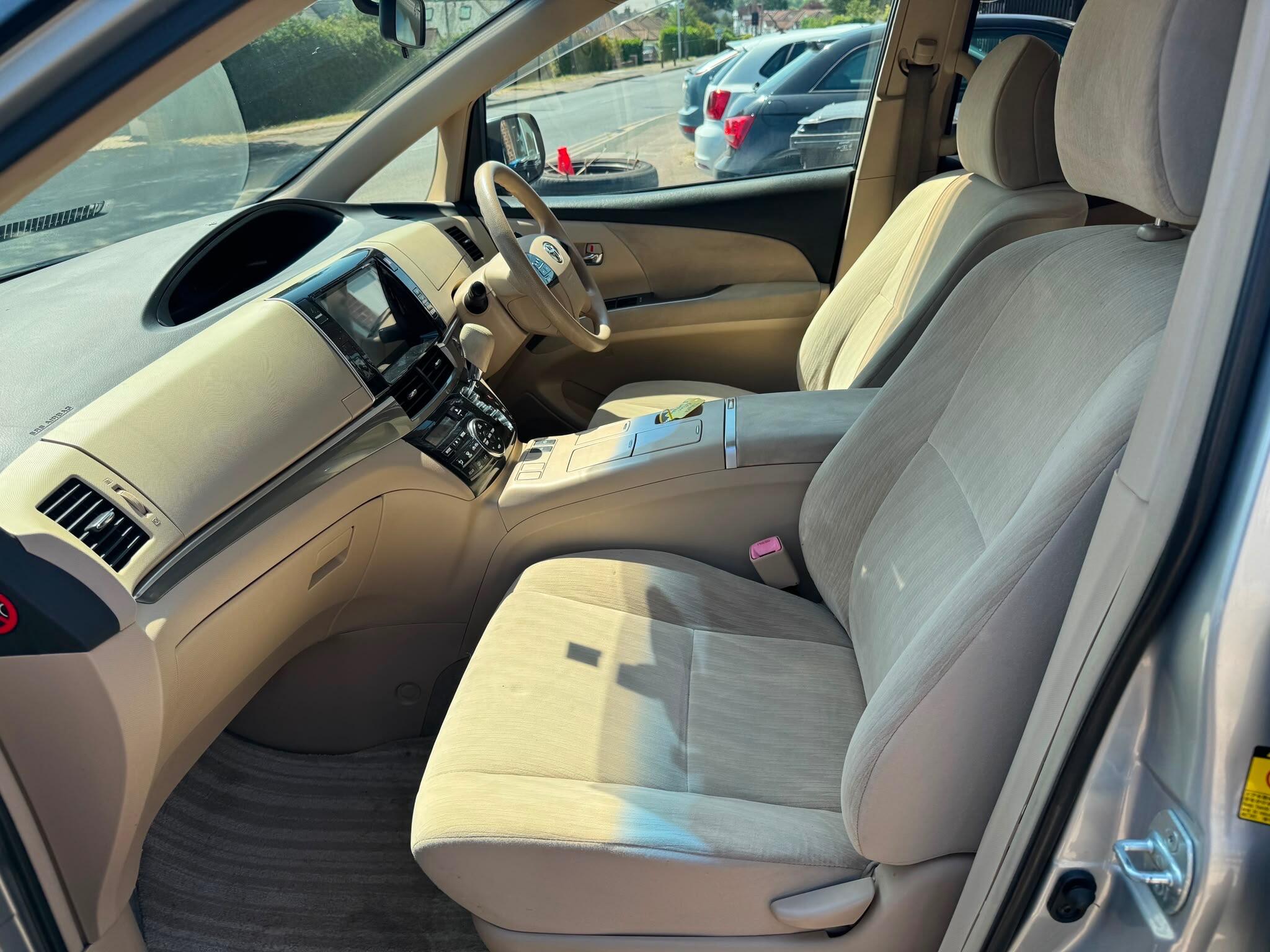 Toyota Estima view 37