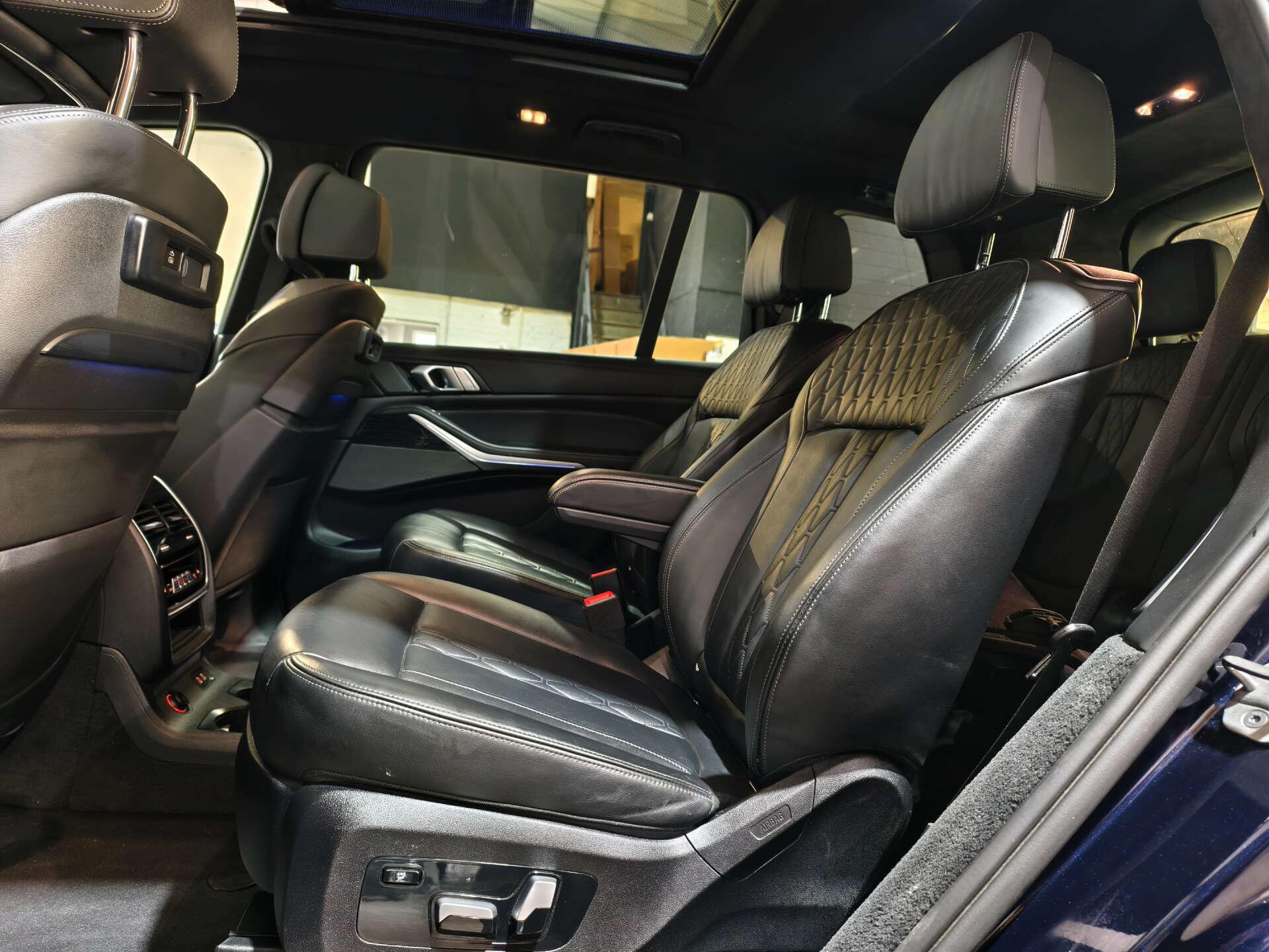 BMW X7 view 31