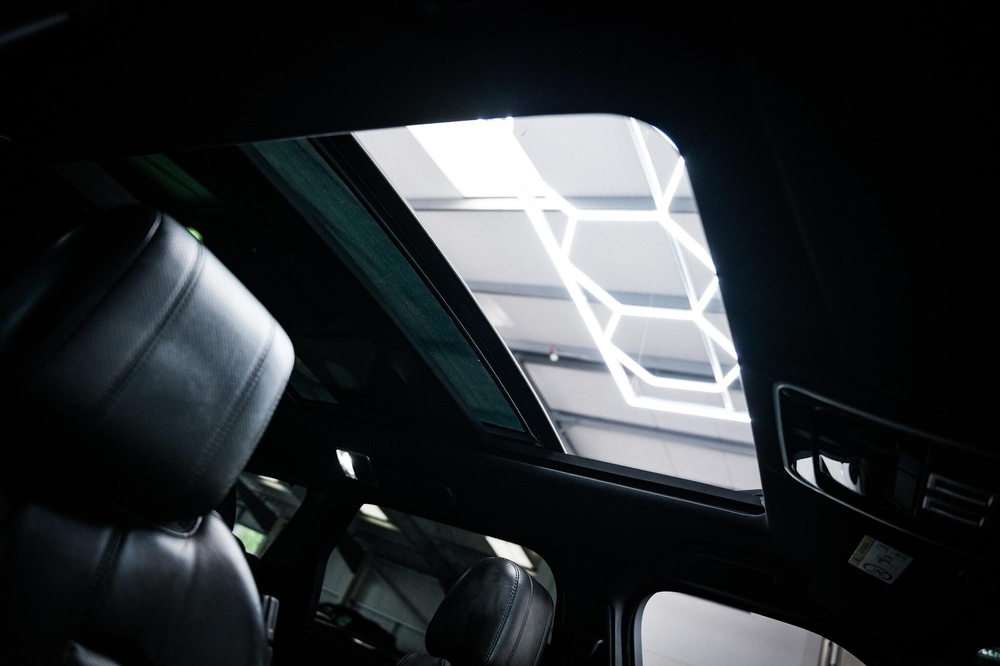 Land Rover Range Rover Sport view 9