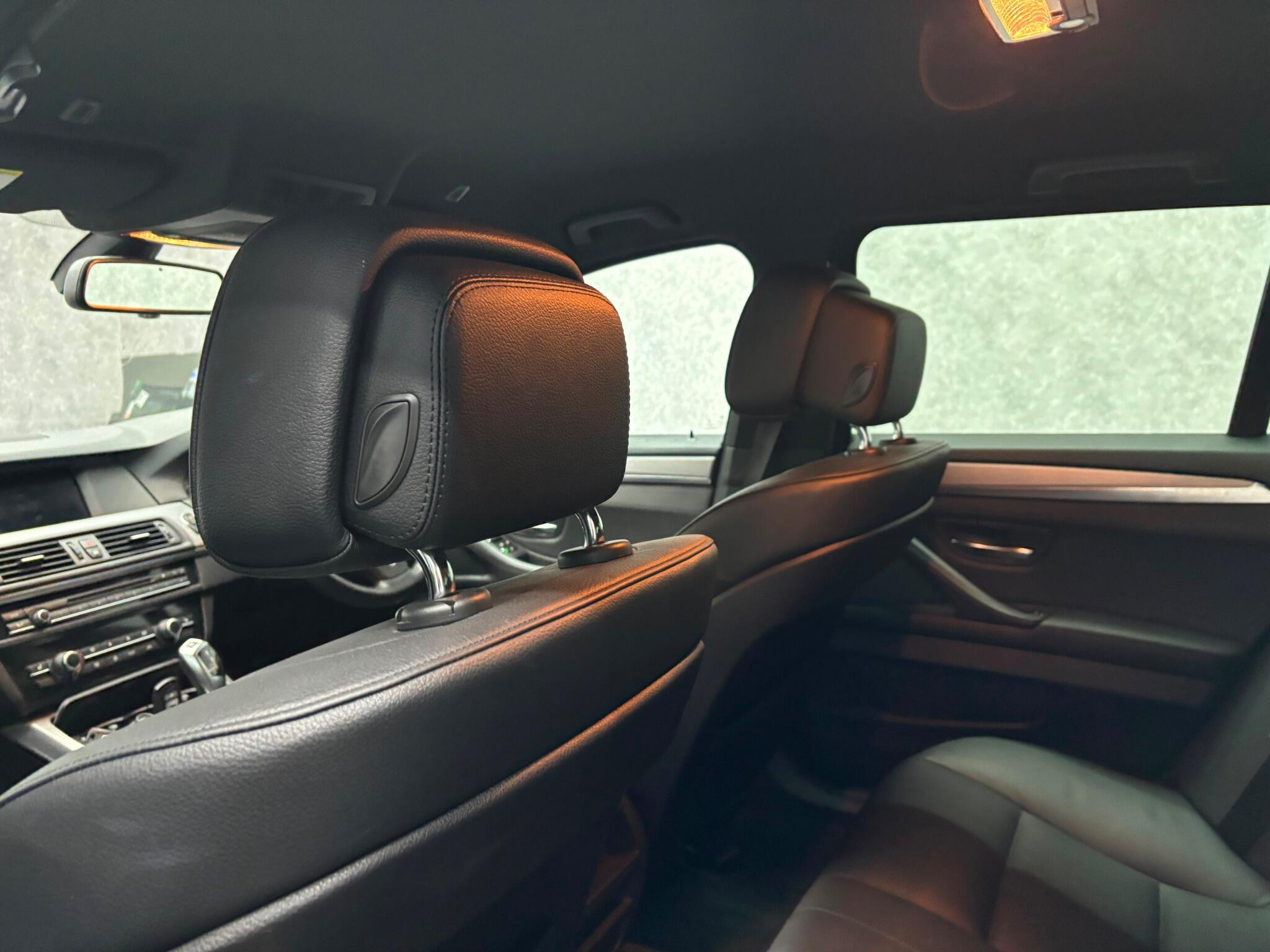 BMW 5 Series view 22