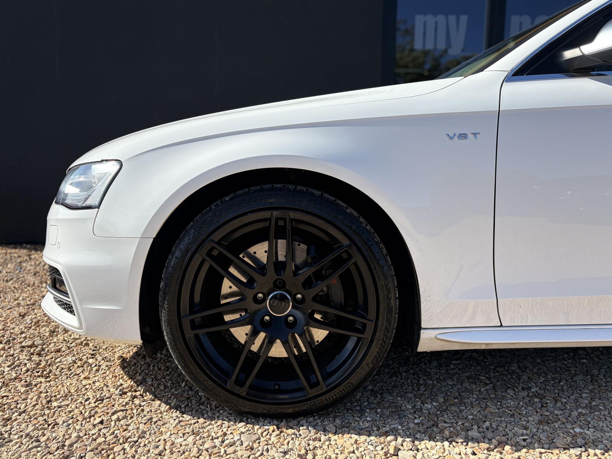 Audi S4 view 5